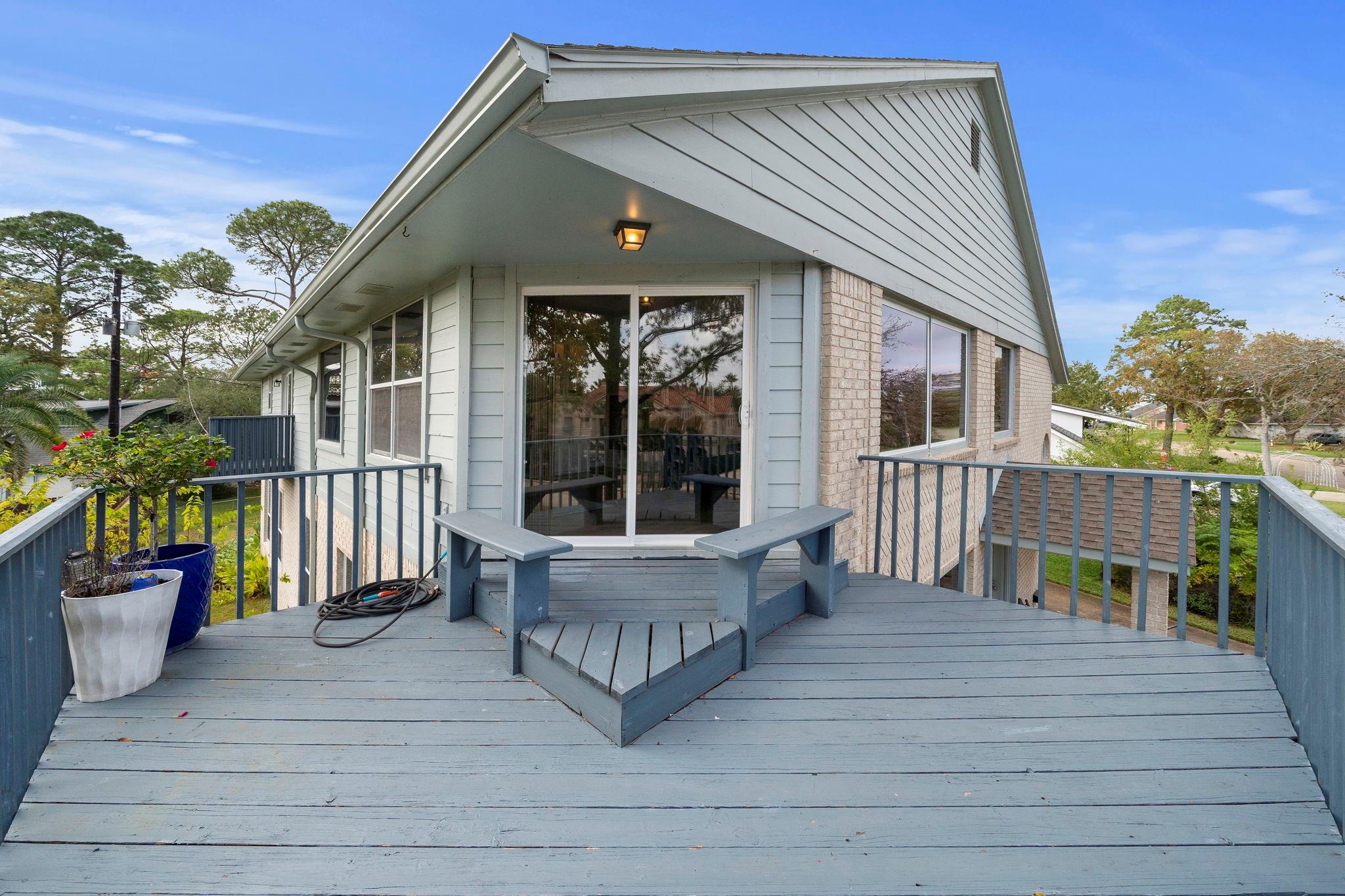 2523 Baycrest Drive