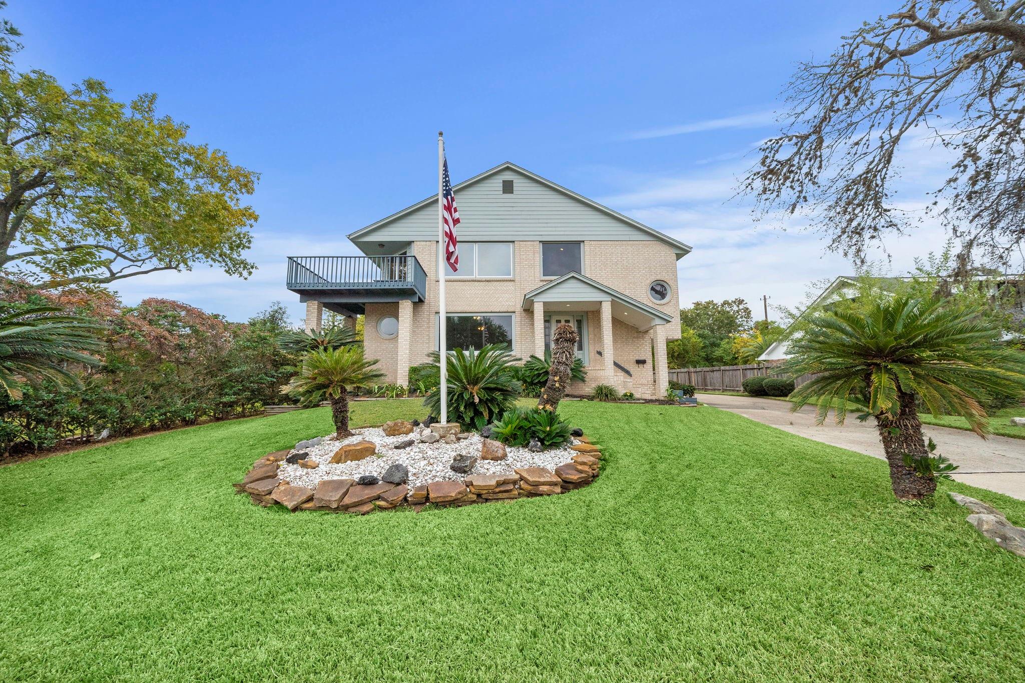 2523 Baycrest Drive