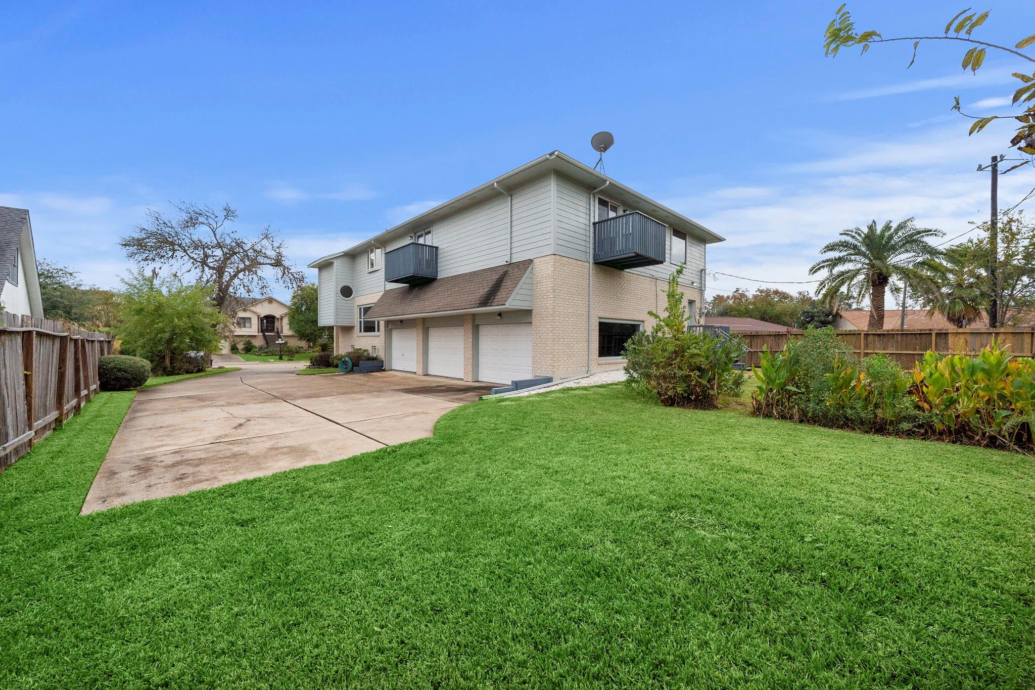 2523 Baycrest Drive