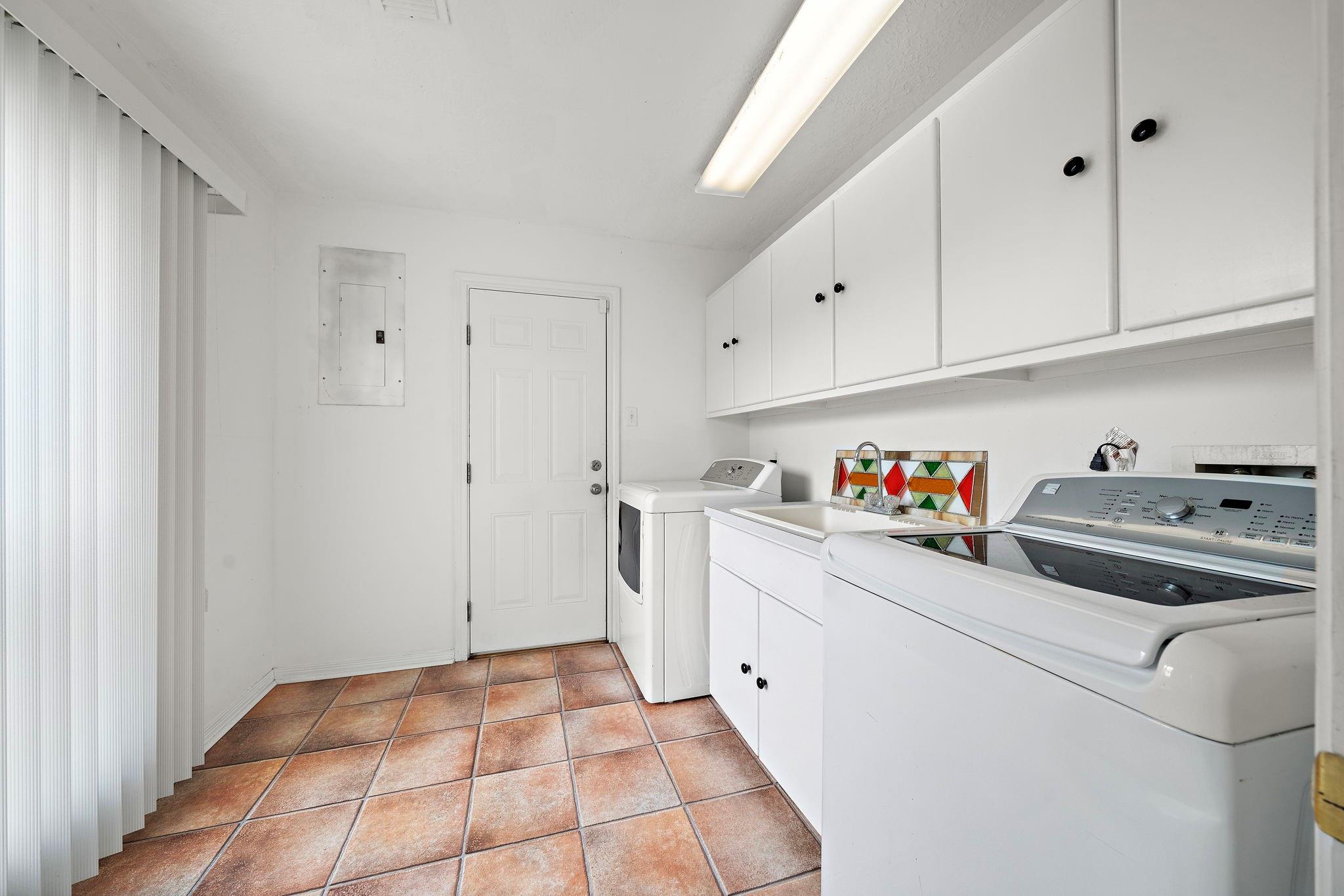 2523 Baycrest Drive