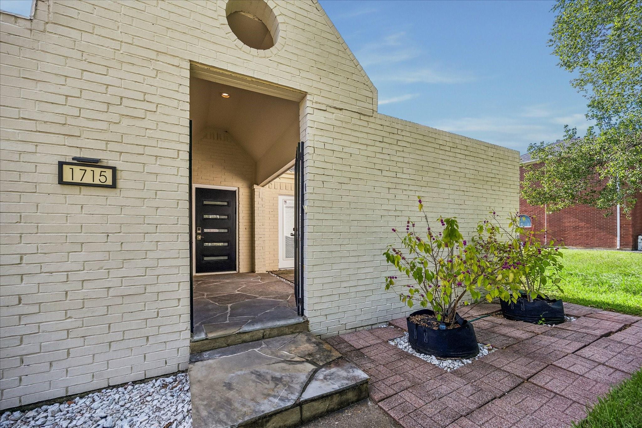 1715 Gingerleaf Lane
