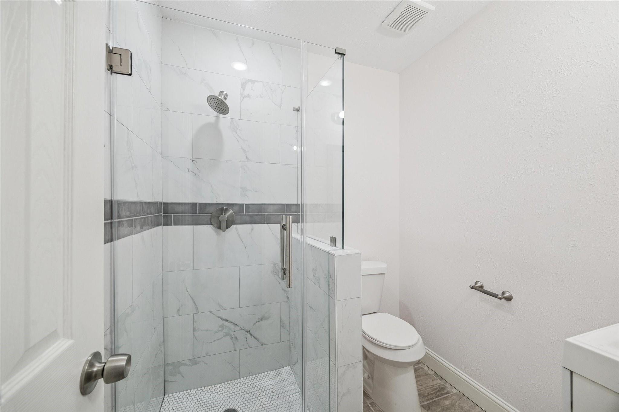 129 E 6th Street, Deer Park