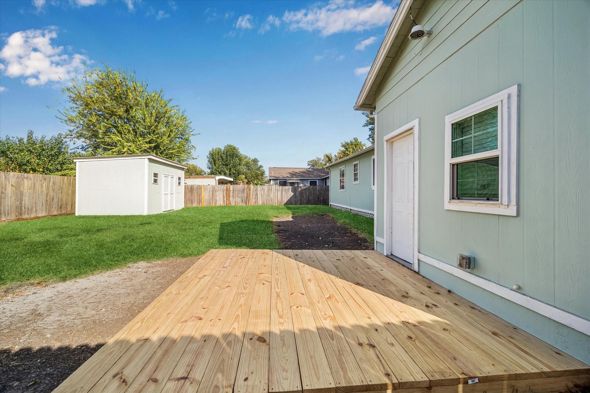 129 E 6th Street, Deer Park