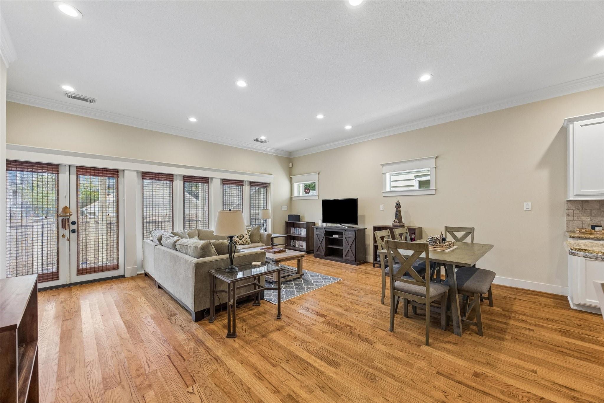 1017 W 16th Street