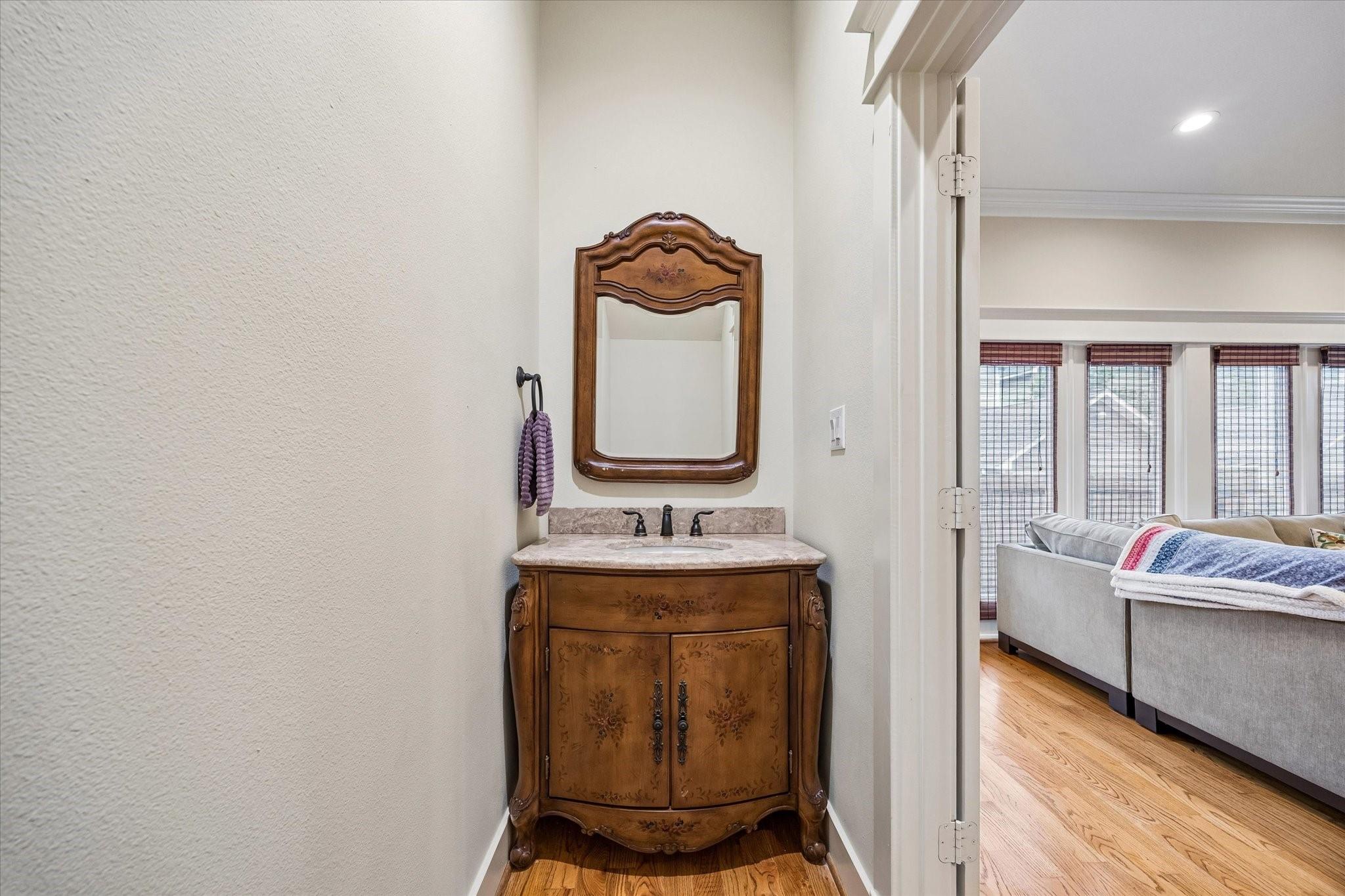 1017 W 16th Street