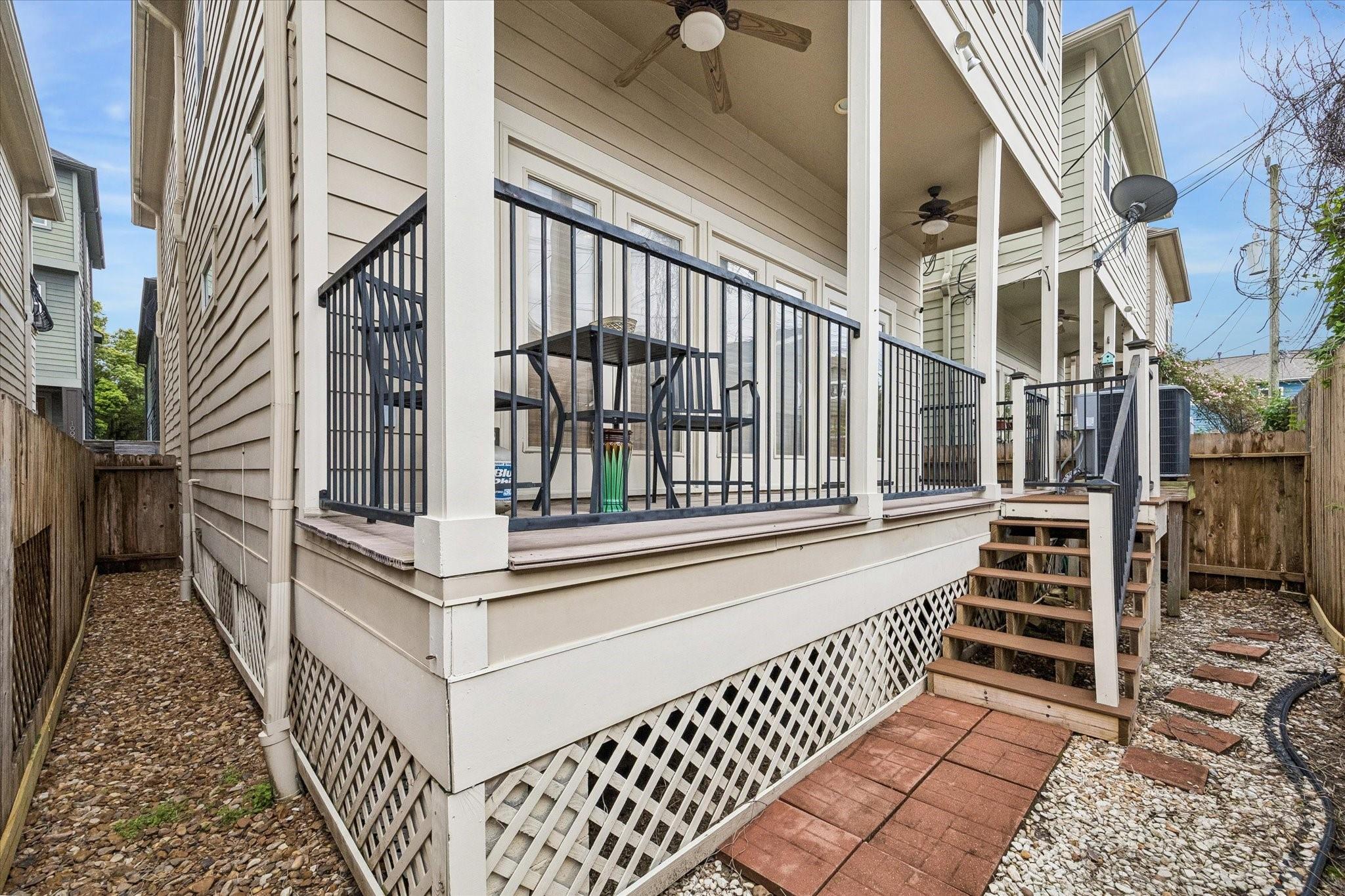 1017 W 16th Street