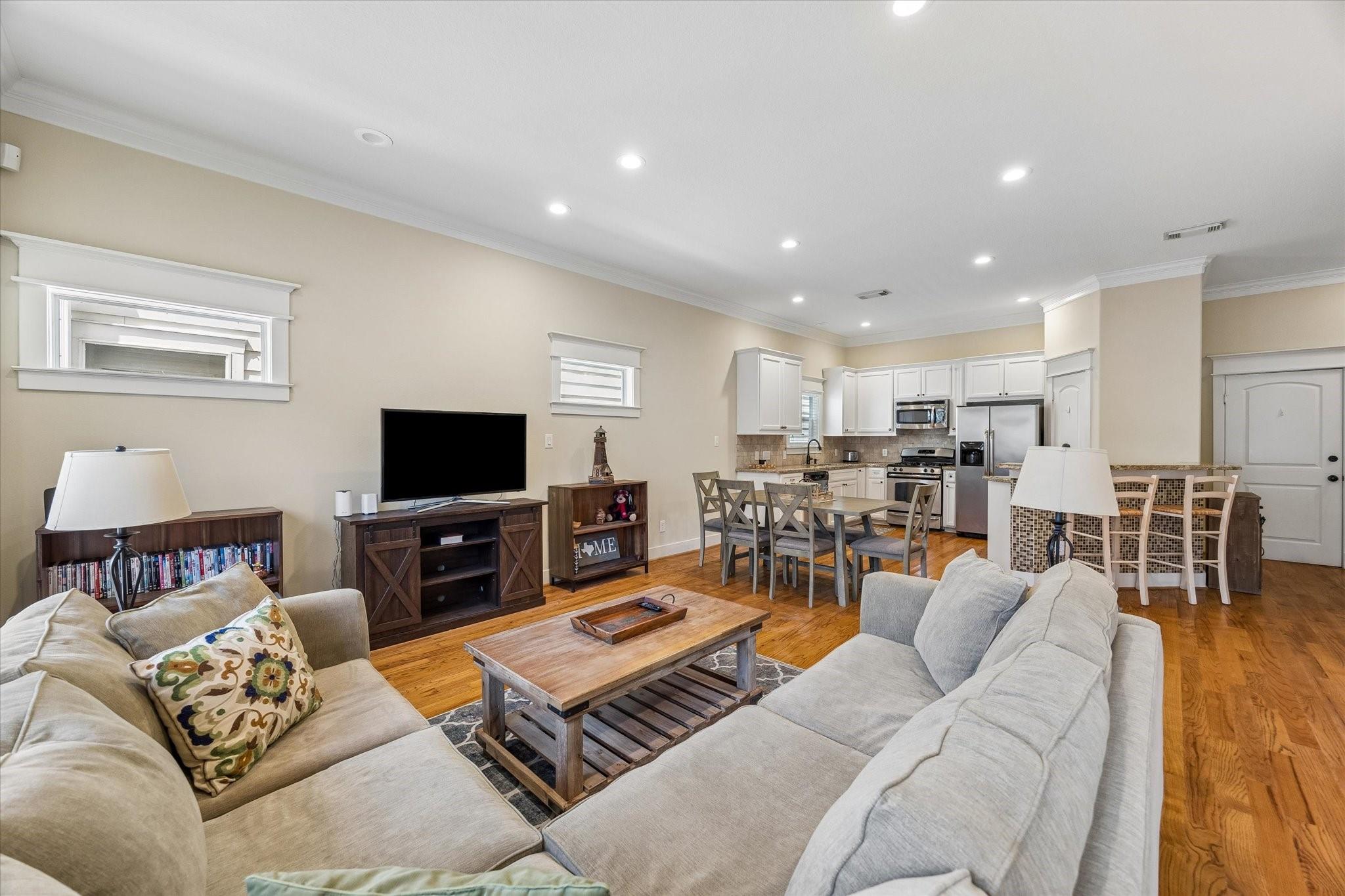 1017 W 16th Street