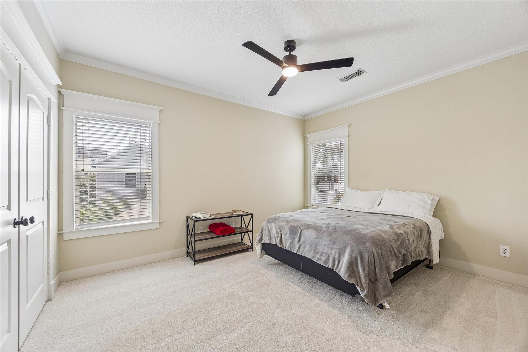 1017 W 16th Street