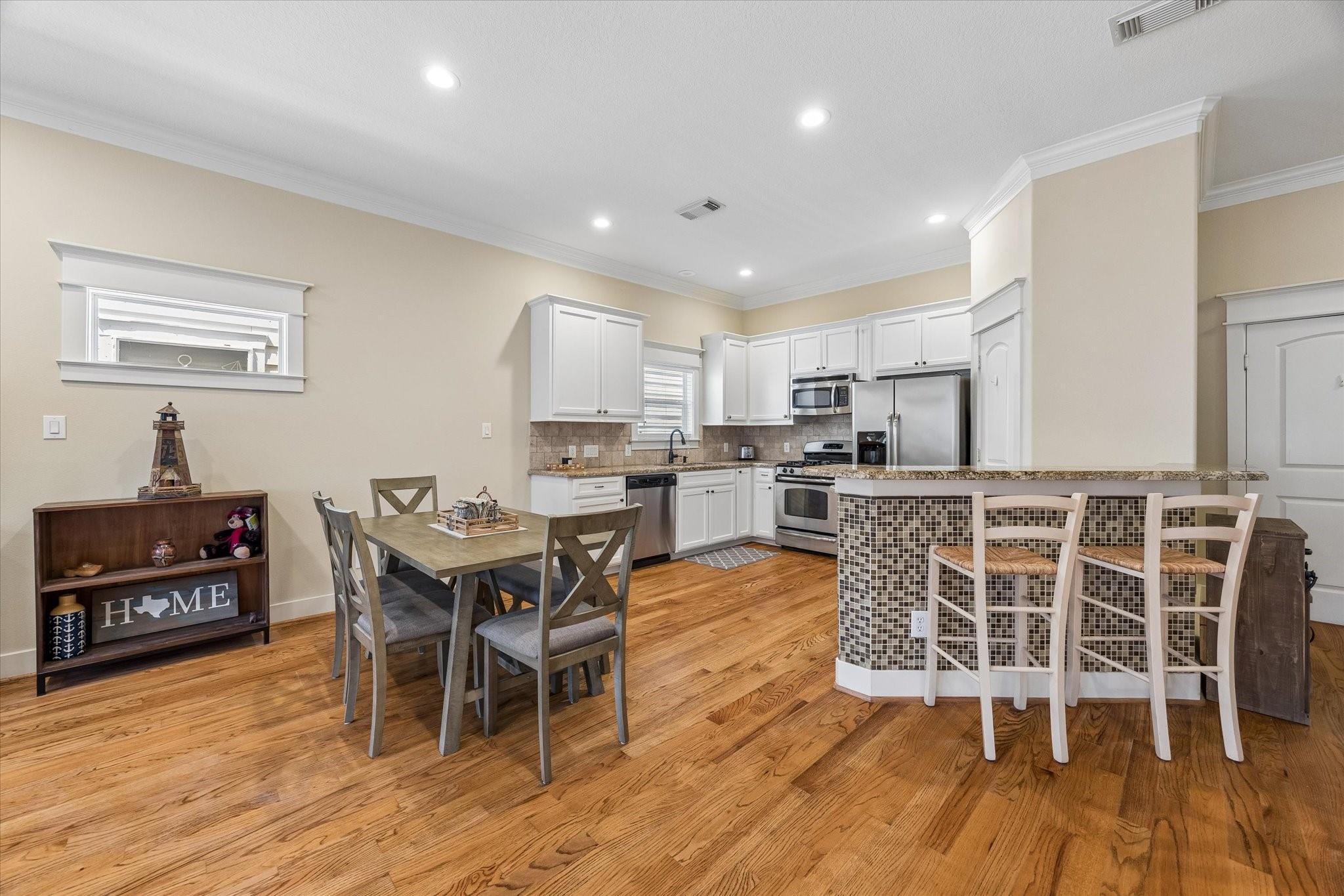 1017 W 16th Street
