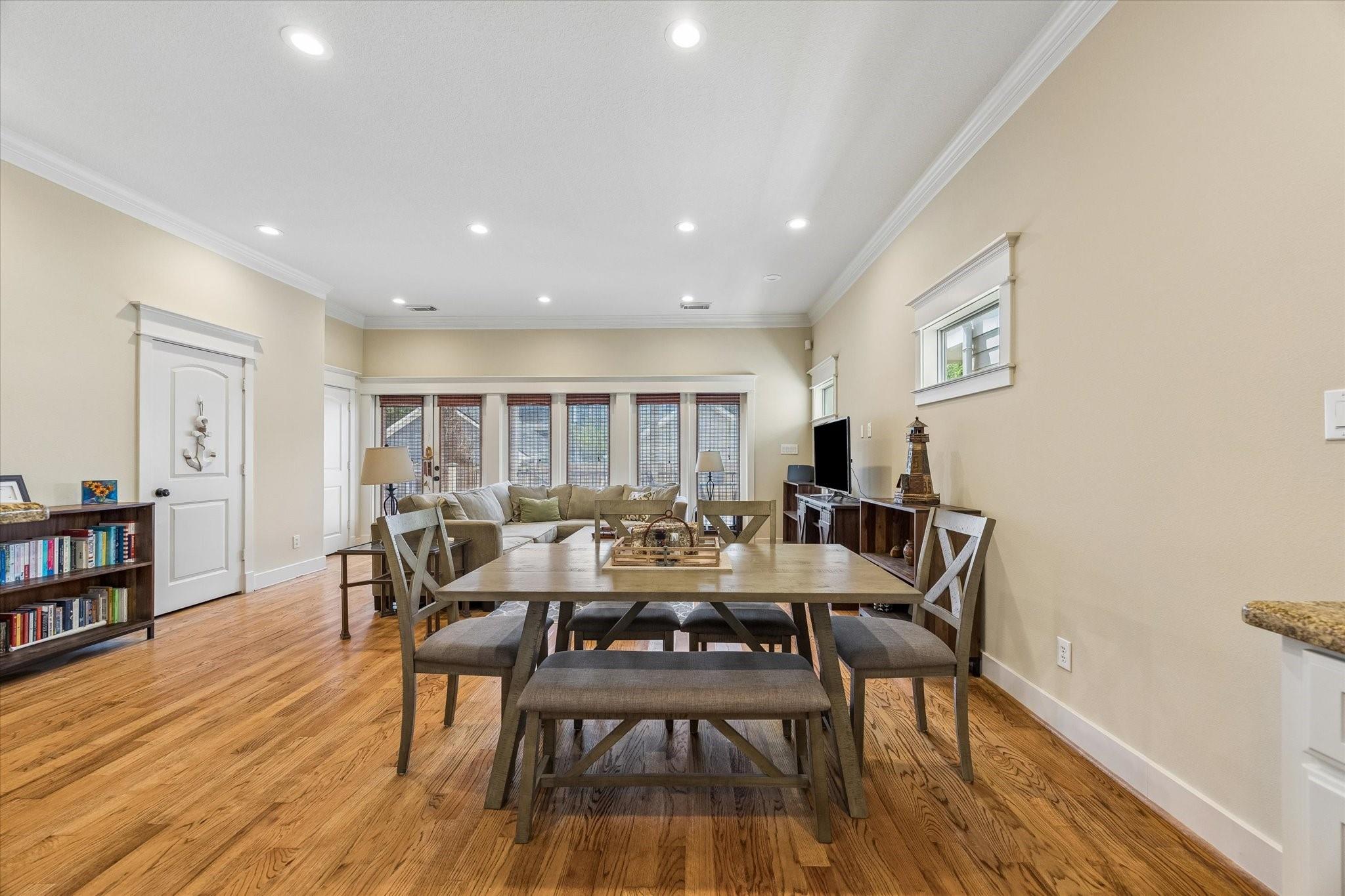 1017 W 16th Street