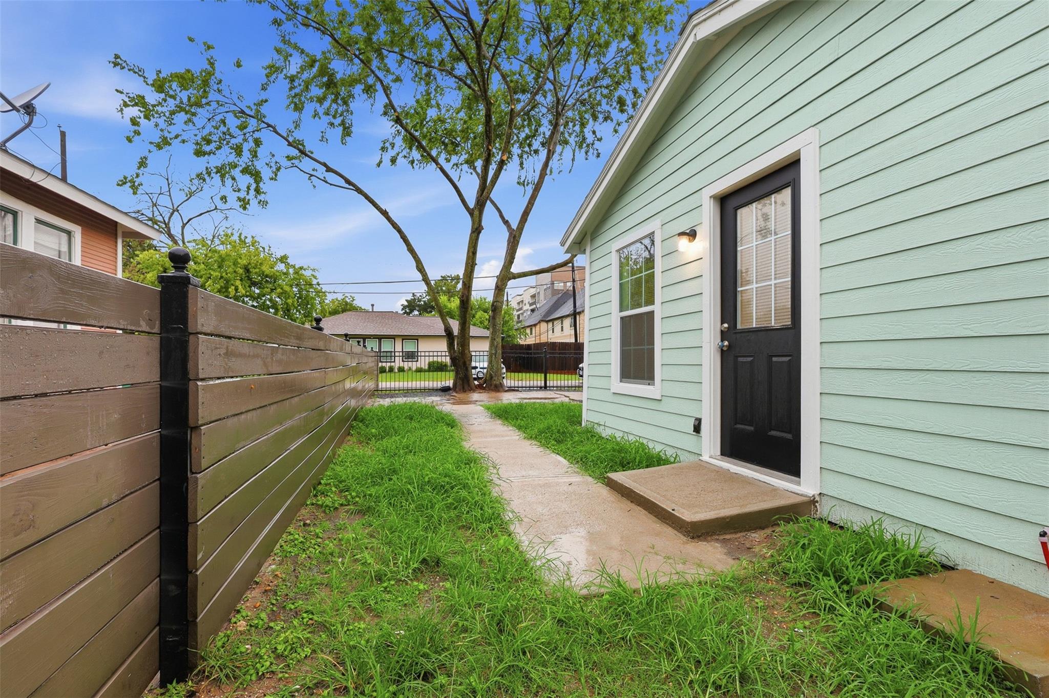 1509 Walton Street