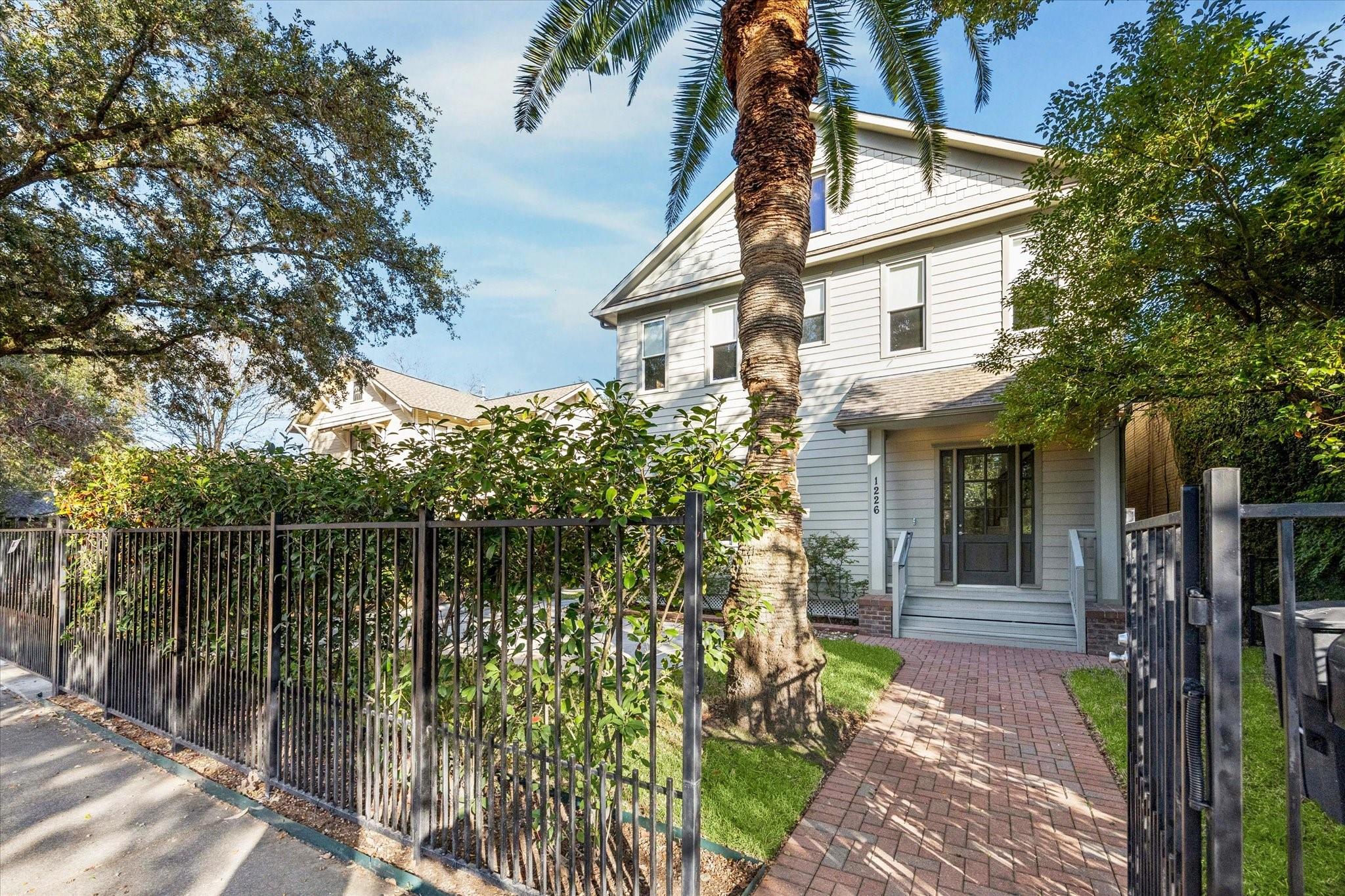 1226 Heights Boulevard