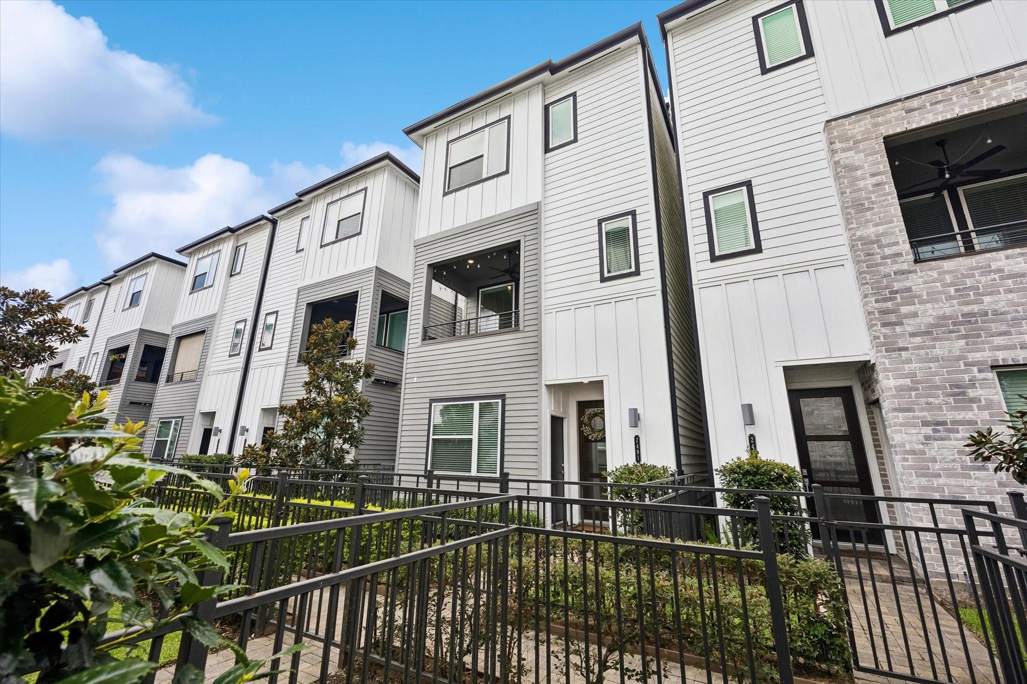 2491 W 11th Street