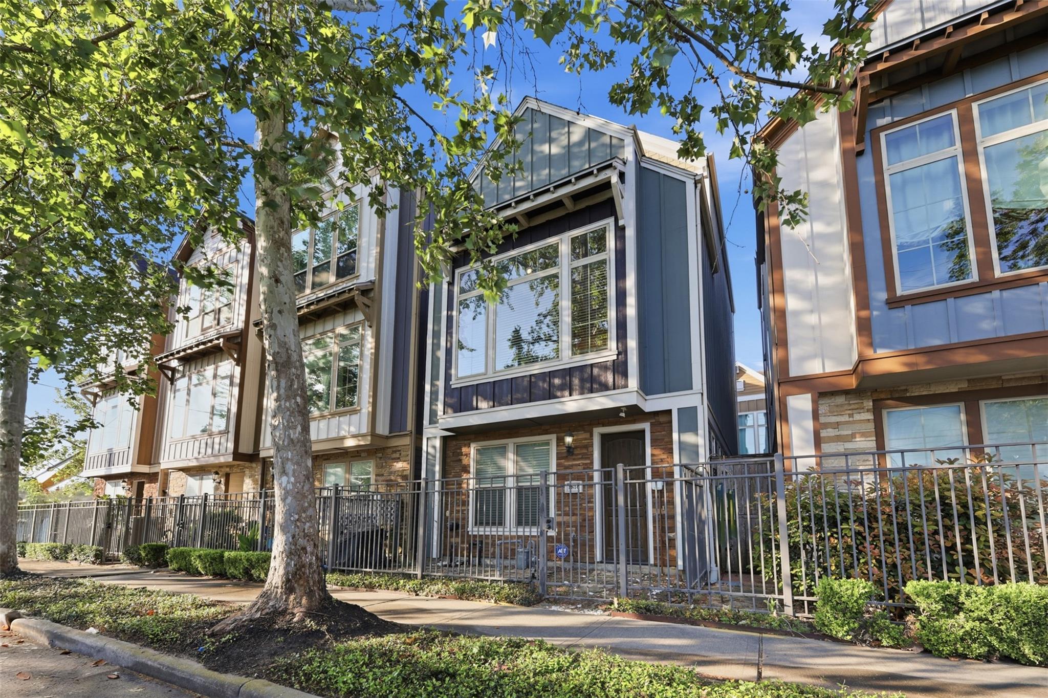 1816 Dennis Street