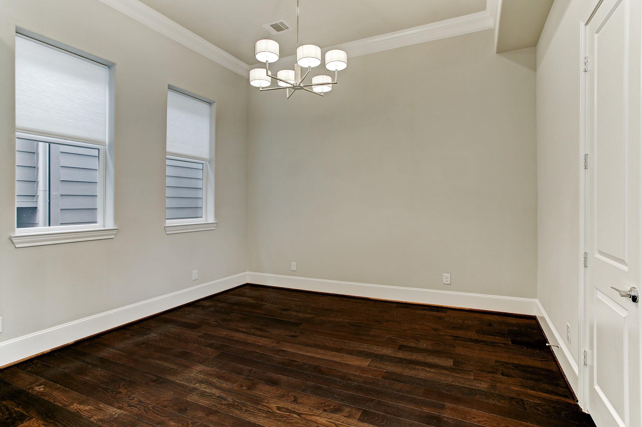 324 W 20th Street