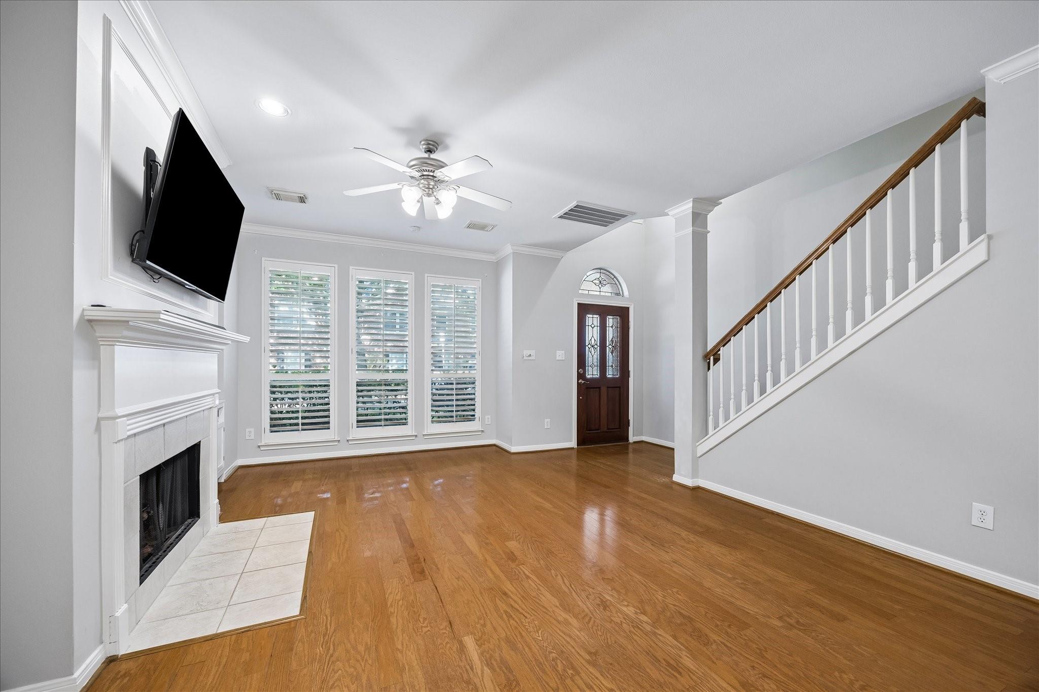 811 W Heights Hollow Lane
