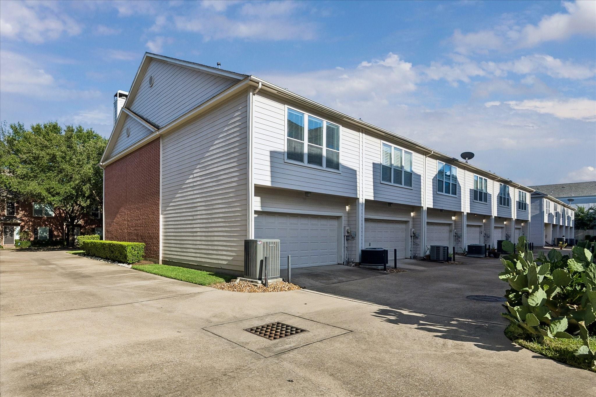 811 W Heights Hollow Lane