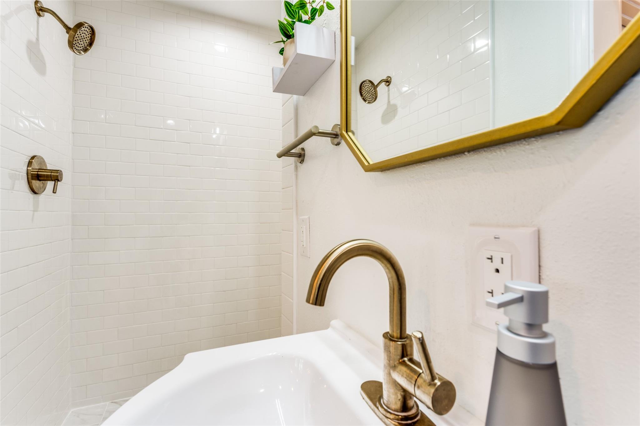 2410 Truxillo Street