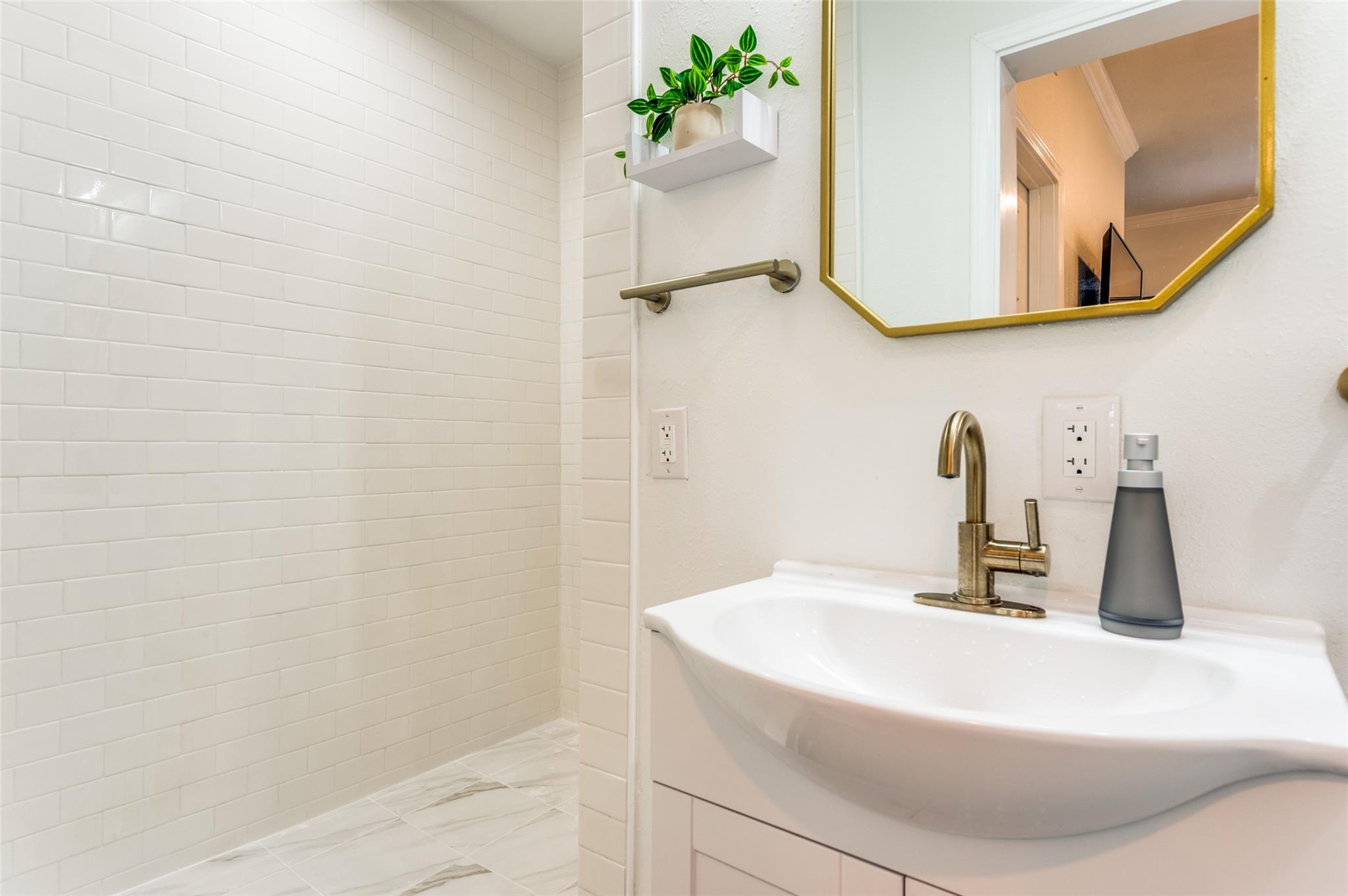 2410 Truxillo Street