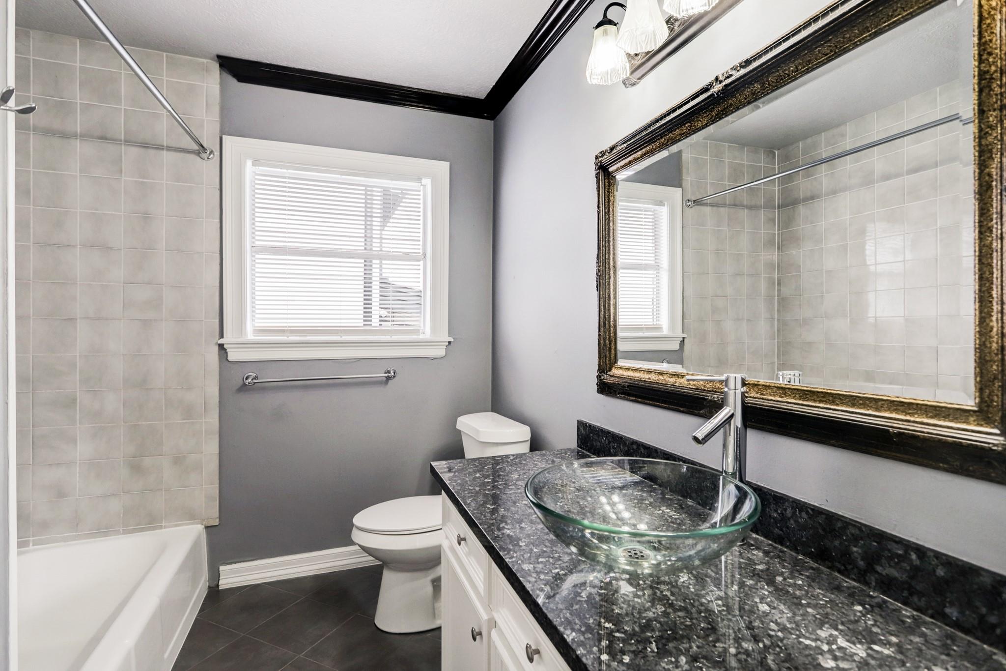 731 Columbia Street # 3