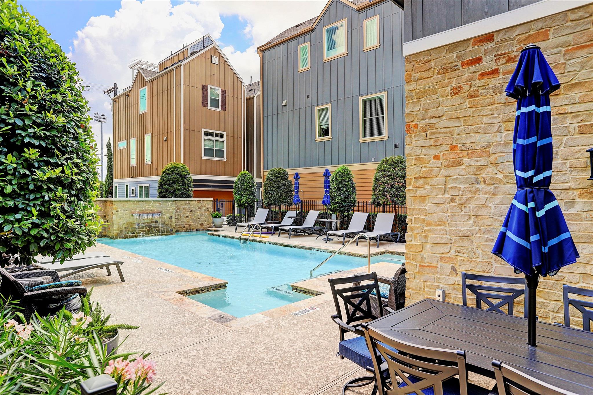 726 N Shepherd Drive