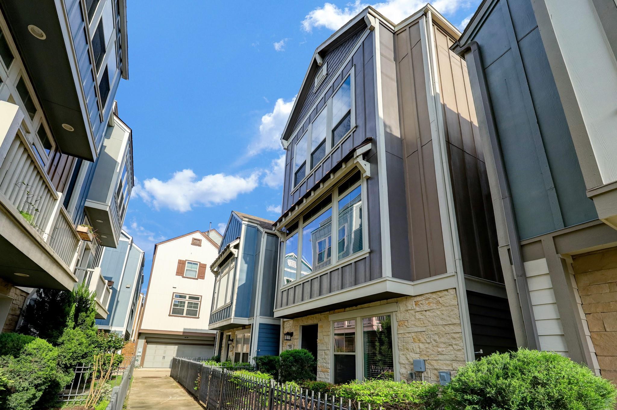 726 N Shepherd Drive