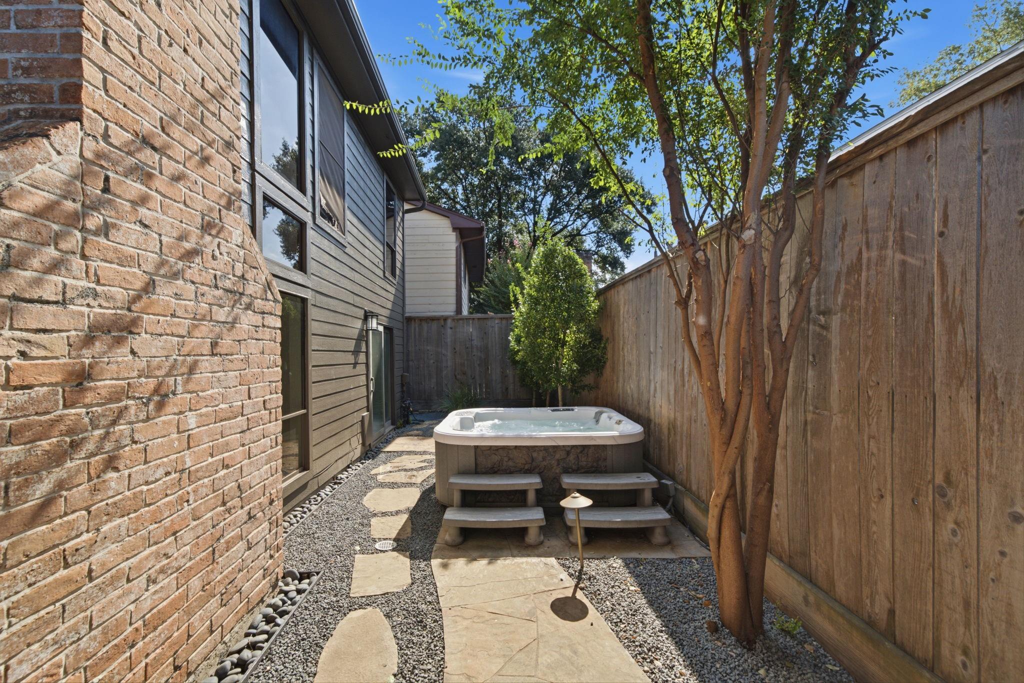 10319 Meadow Lake Lane