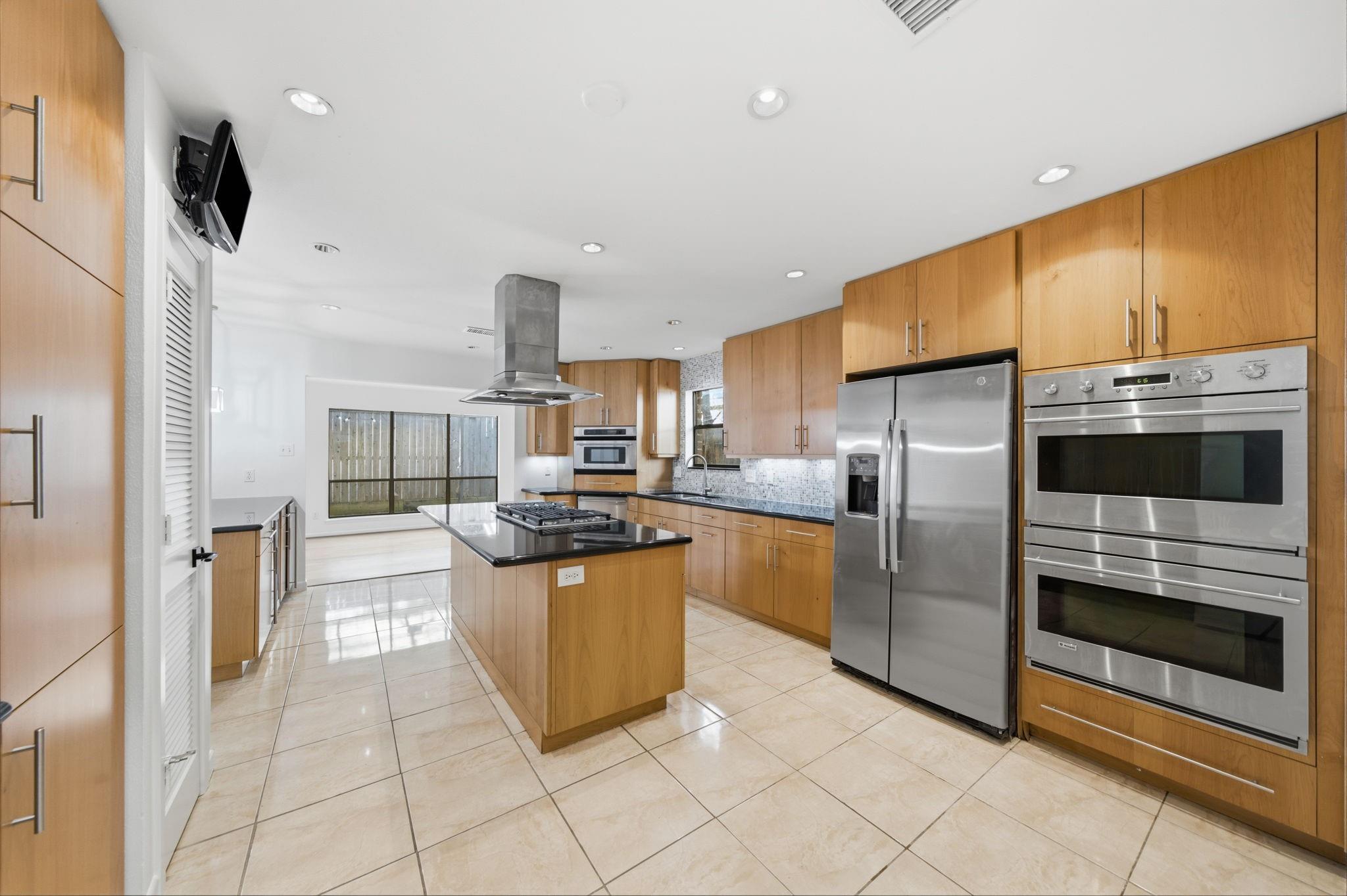 10319 Meadow Lake Lane