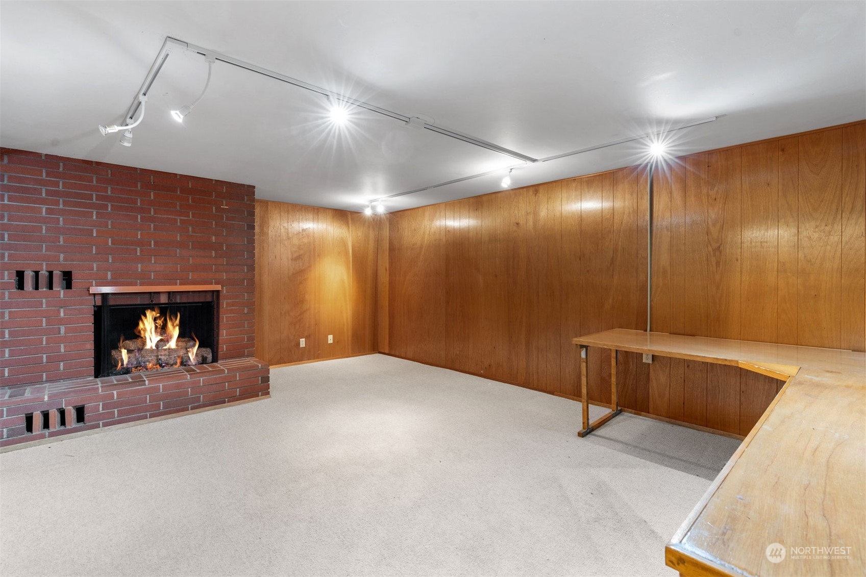 8045 Jones Avenue NW