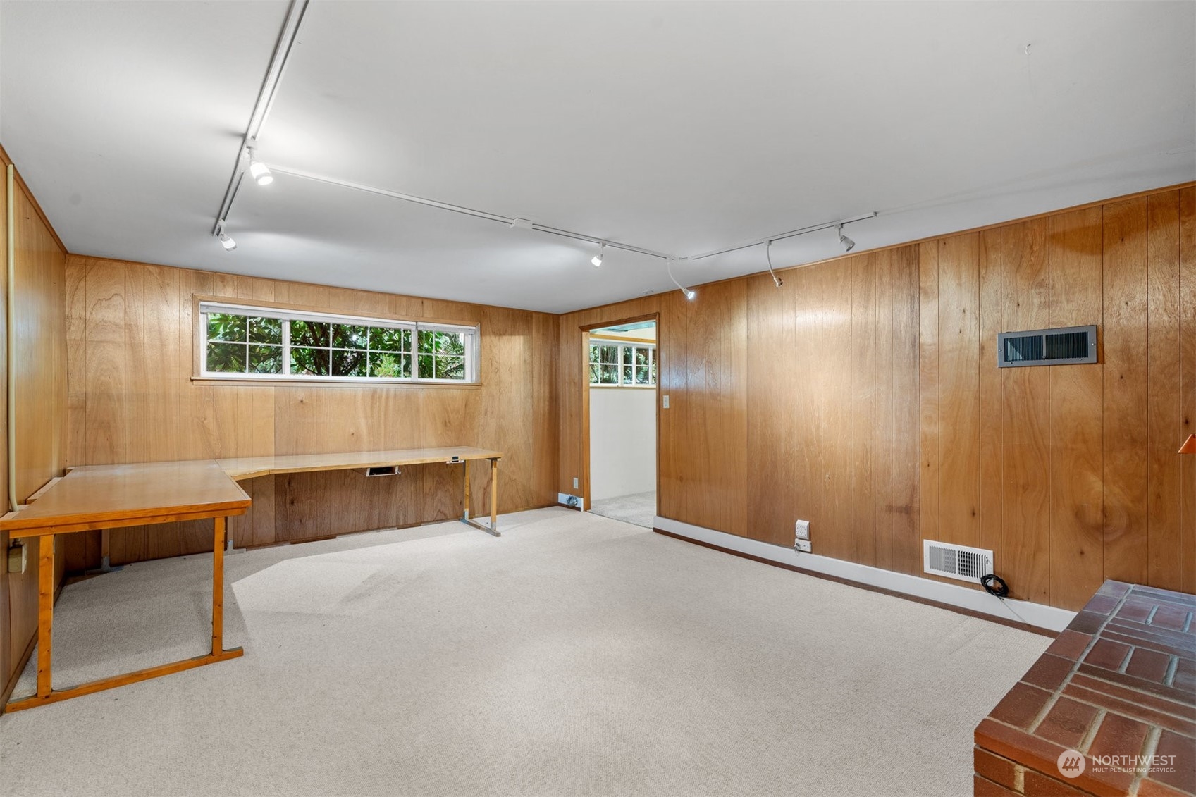 8045 Jones Avenue NW