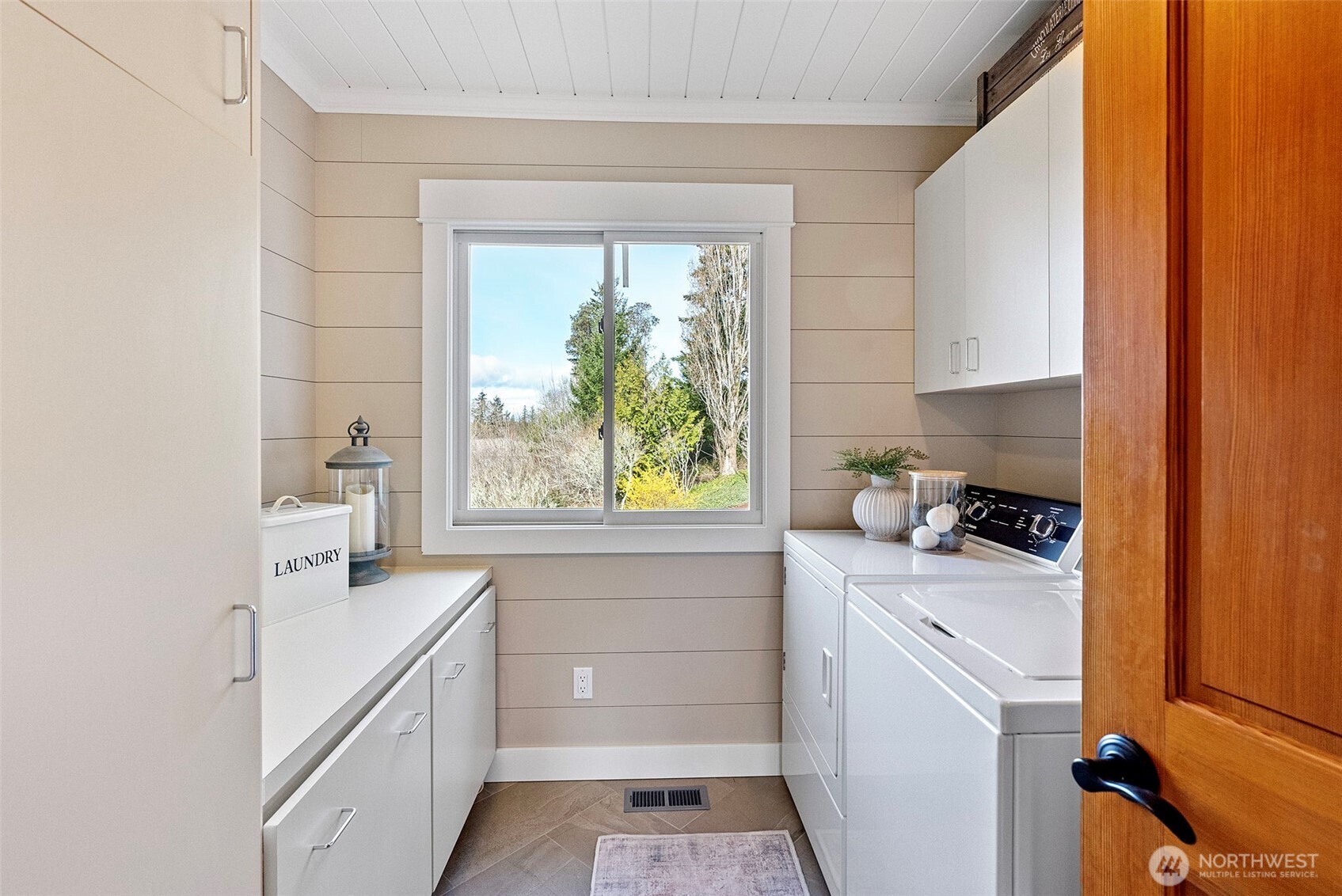 4812 103rd Avenue NW