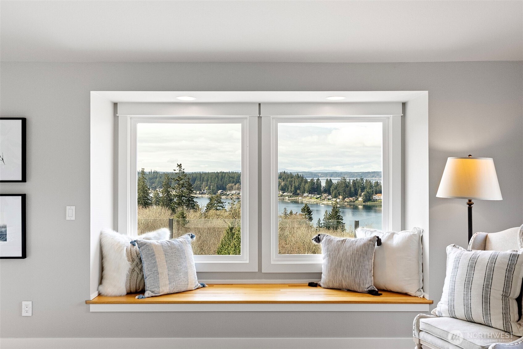 4812 103rd Avenue NW