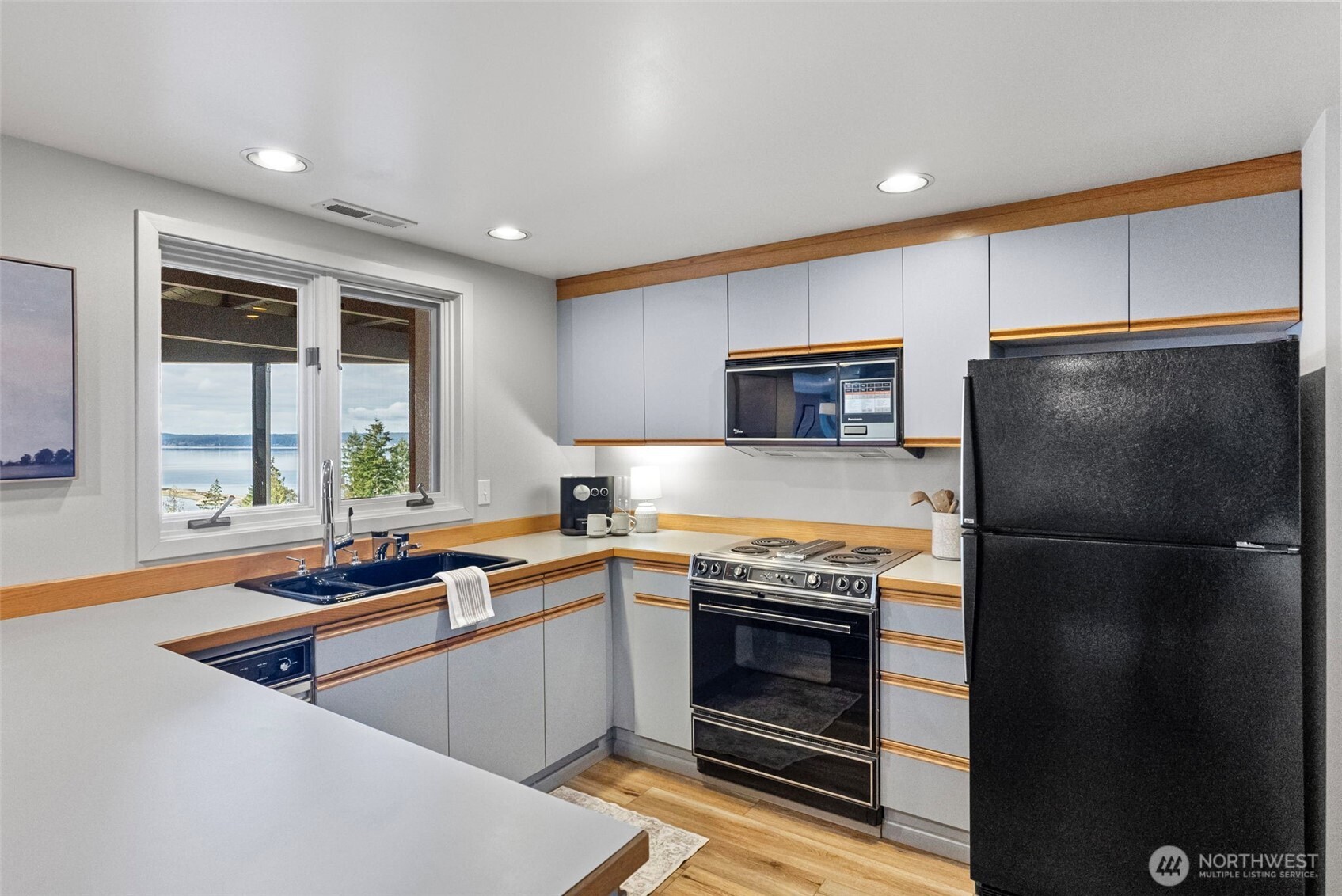 4812 103rd Avenue NW