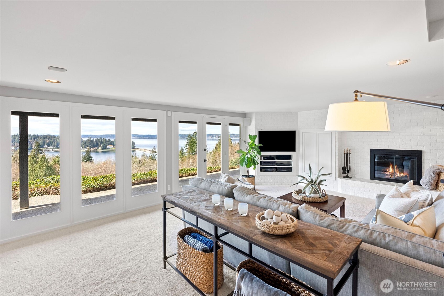 4812 103rd Avenue NW