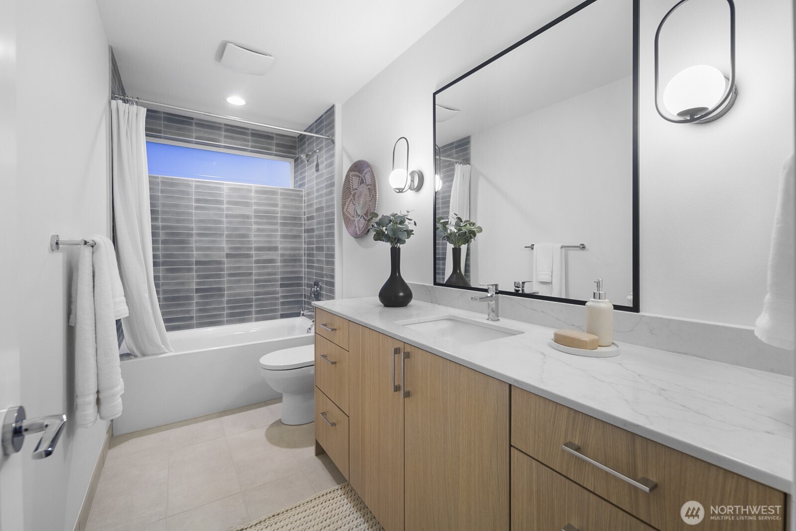 3621 B 13th Avenue W