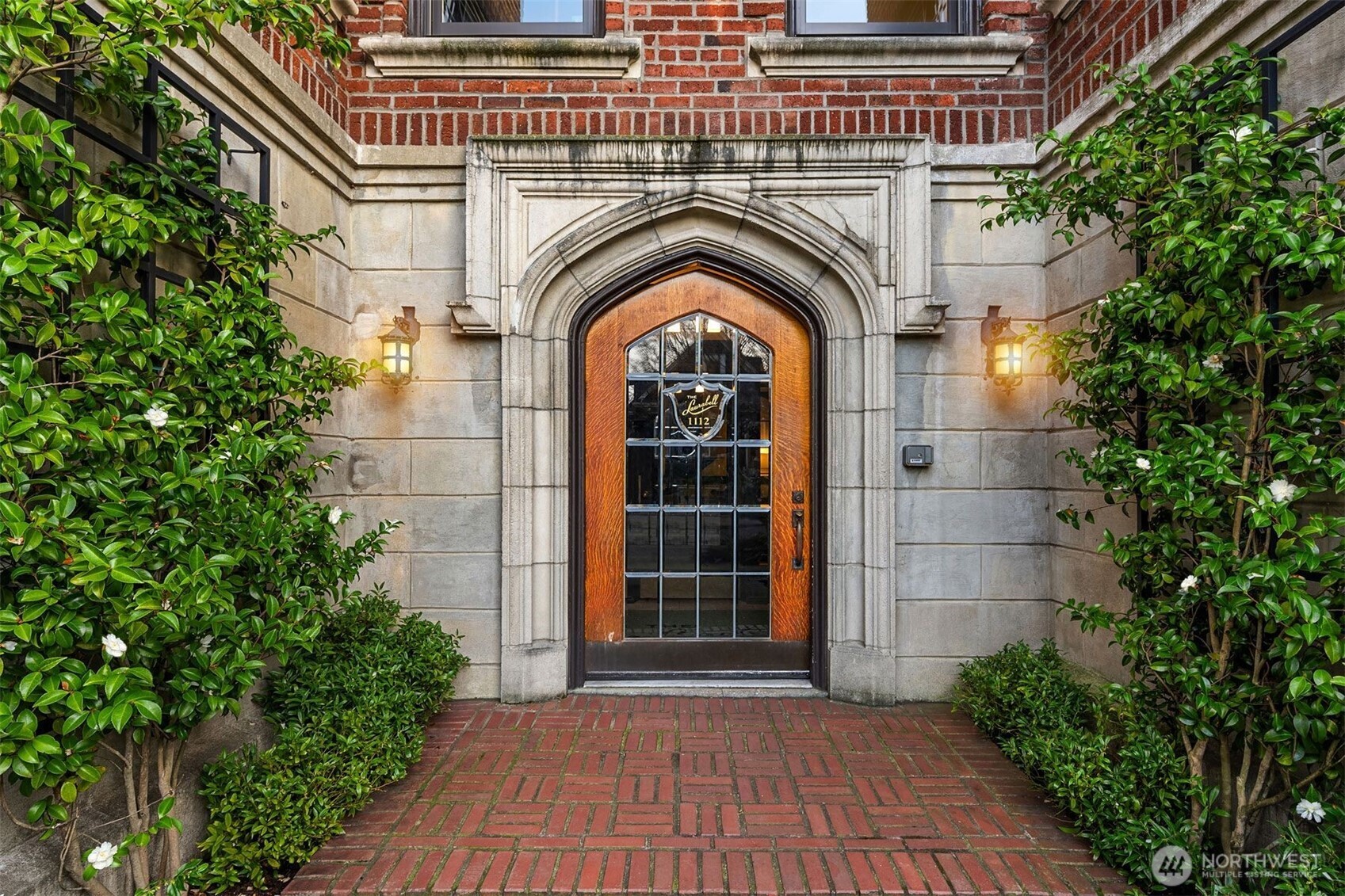 1112 Broadway E Unit: 402