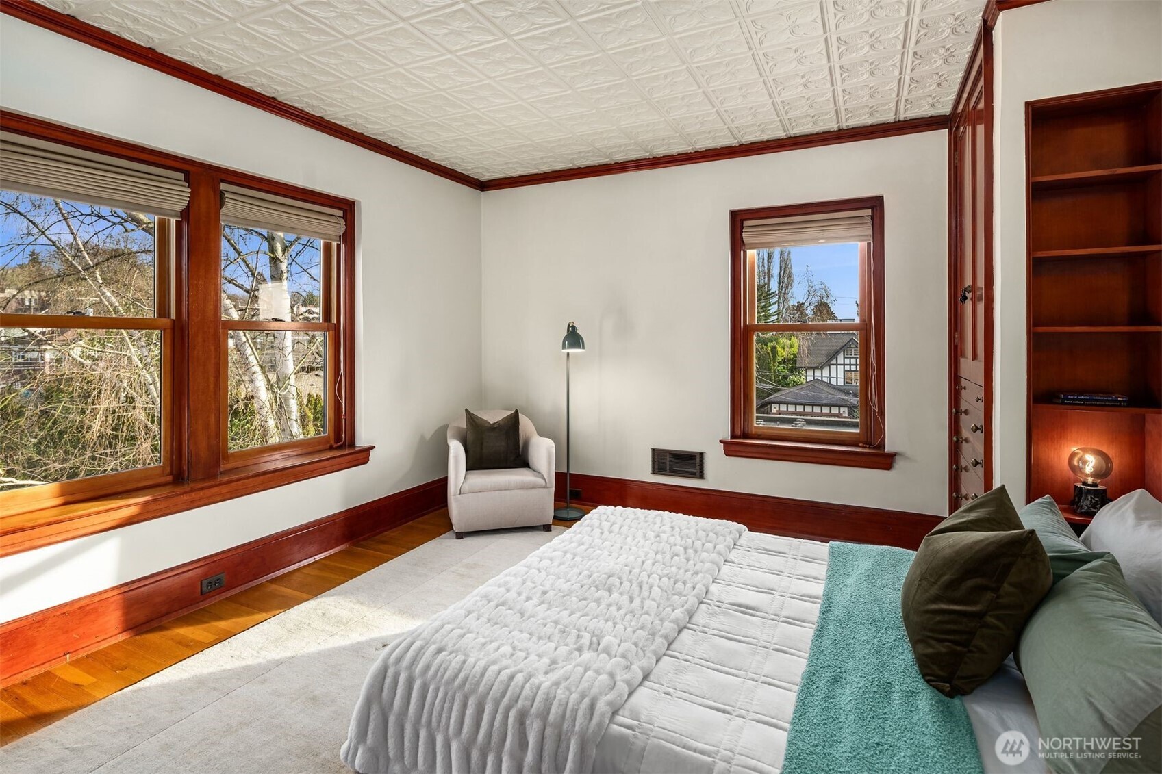 1112 Broadway E Unit: 402