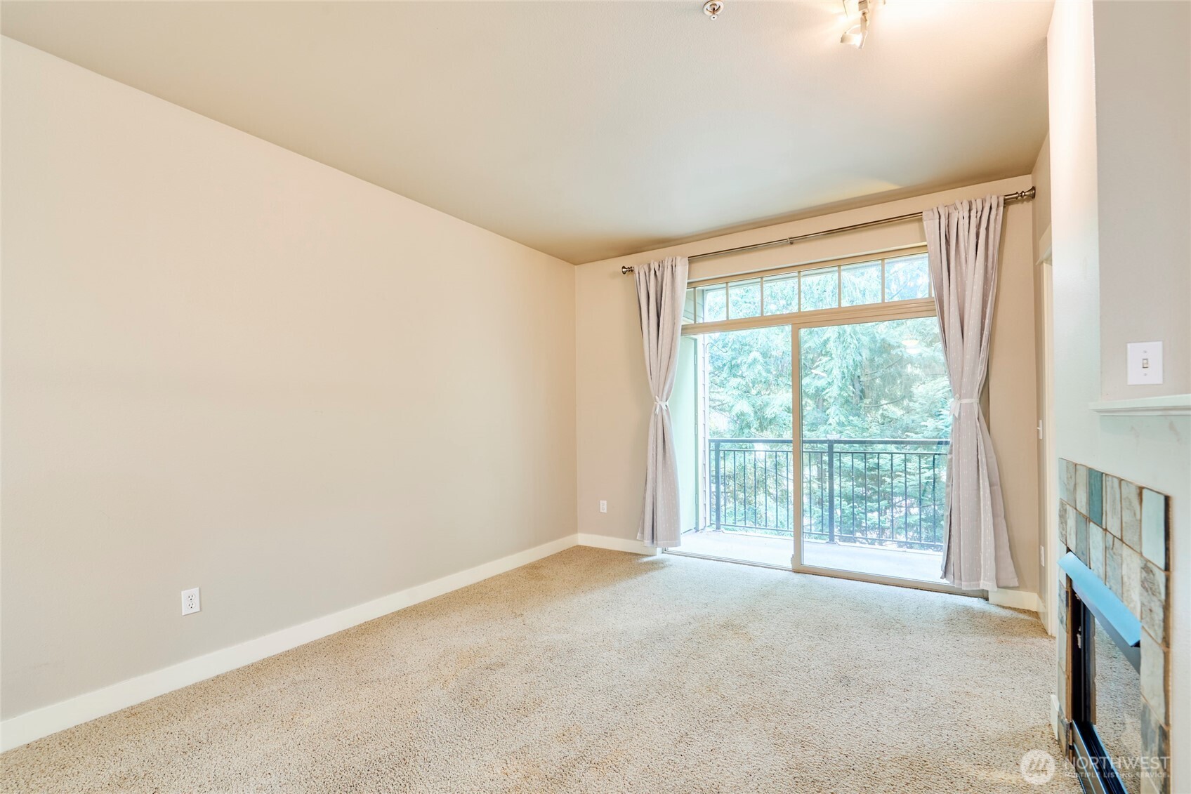 15700 116th Avenue NE Unit: 210