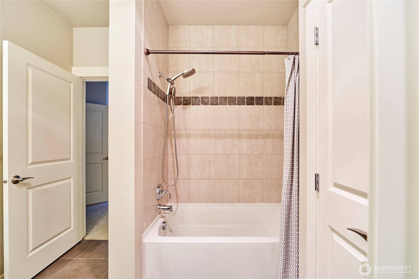 15700 116th Avenue NE Unit: 210