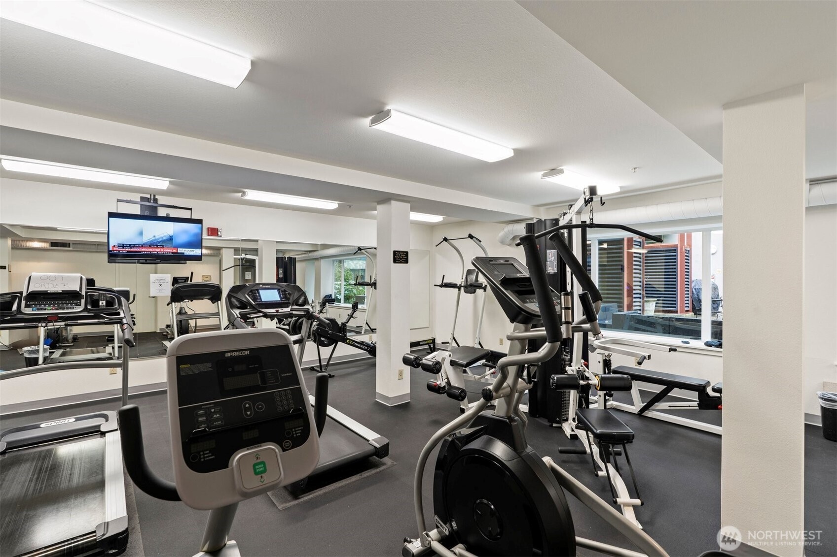 2717 Western Avenue Unit: 624