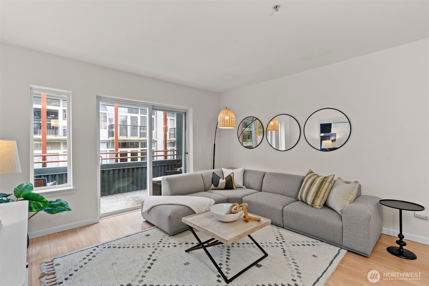 2717 Western Avenue Unit: 624