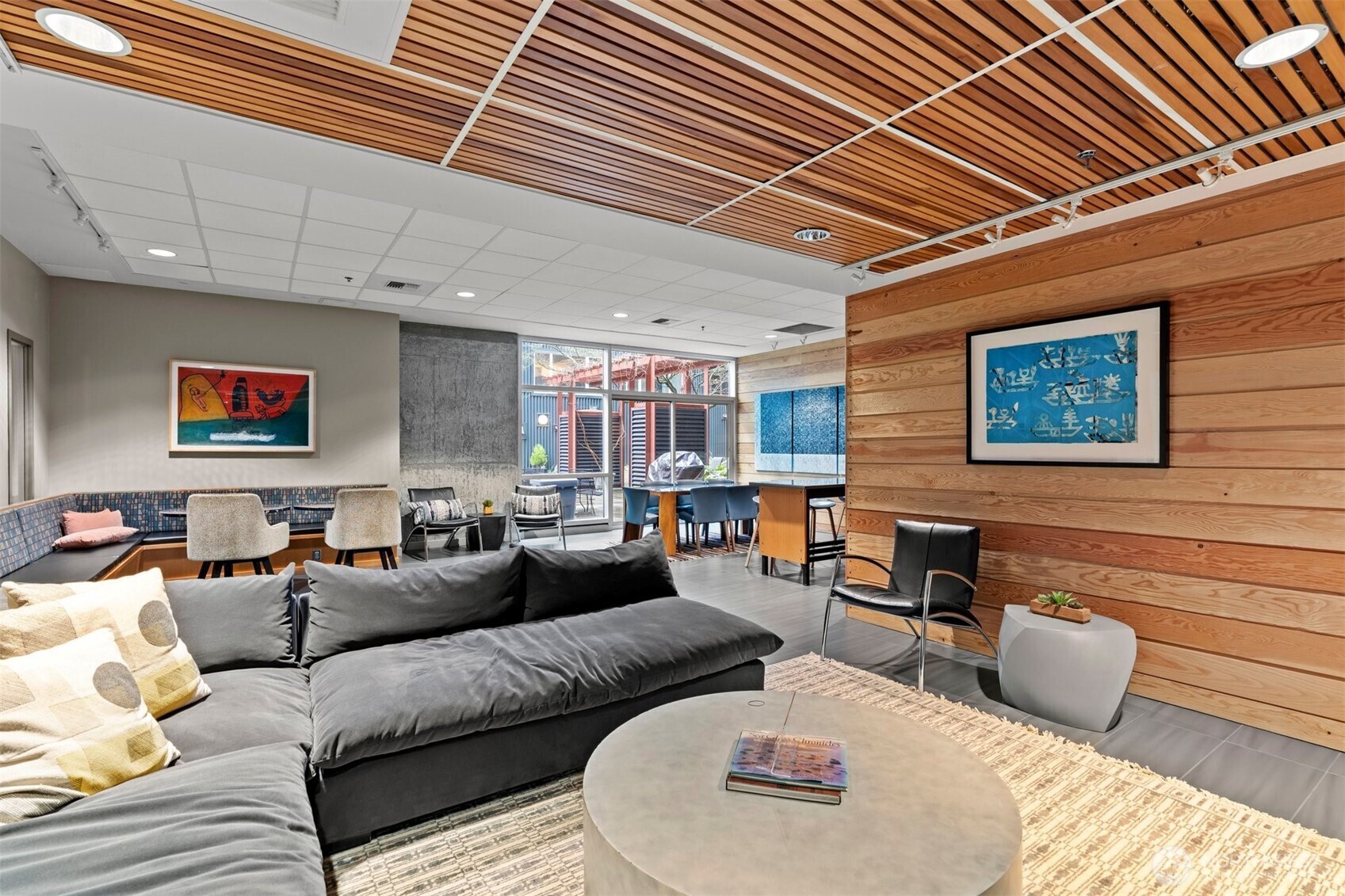 2717 Western Avenue Unit: 624