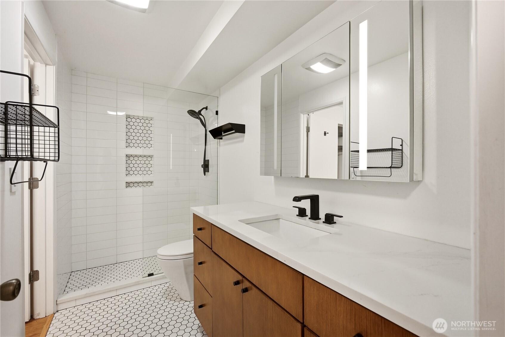 3505 W Government Way Unit: 206