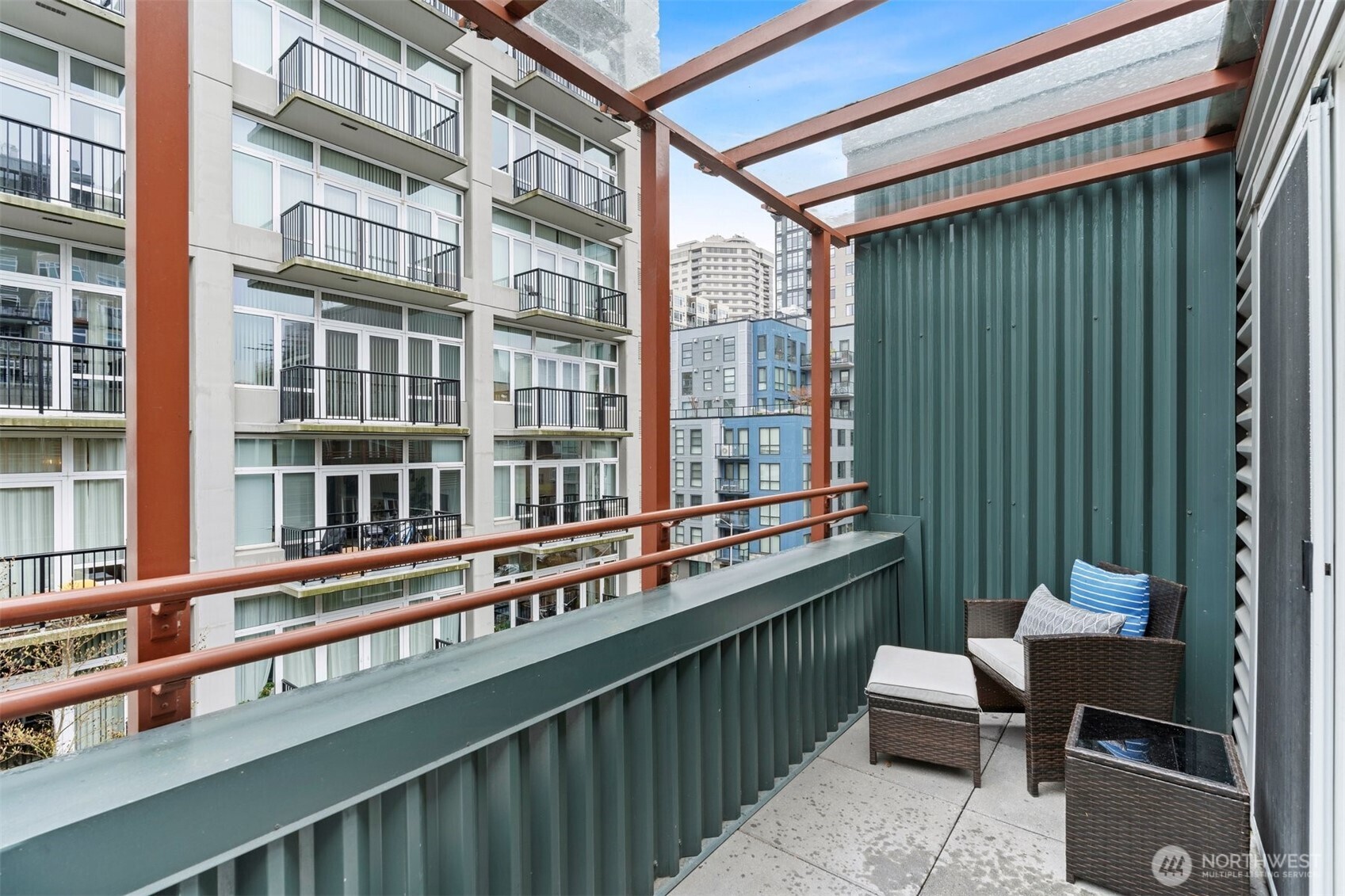 2717 Western Avenue Unit: 624
