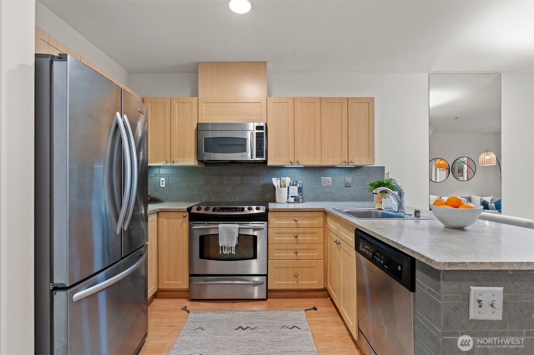 2717 Western Avenue Unit: 624