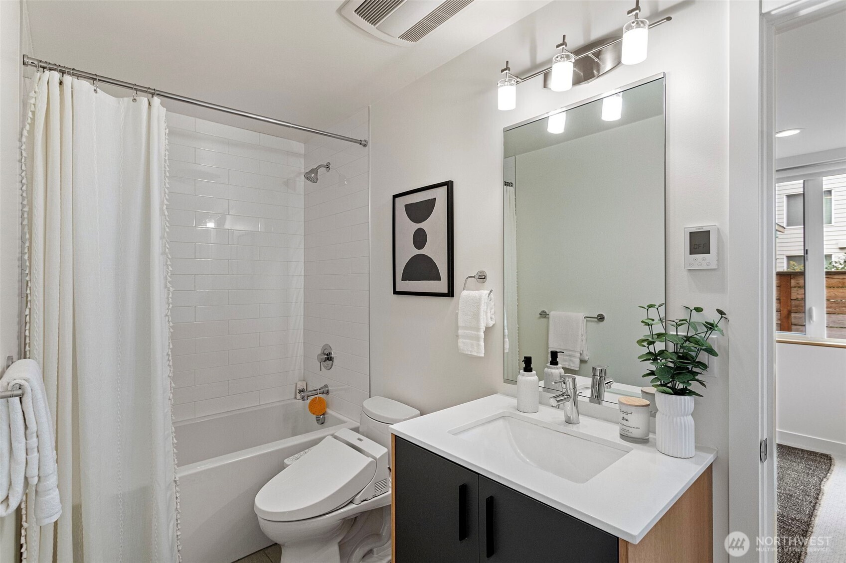 2314 Thorndyke Avenue W Unit: E