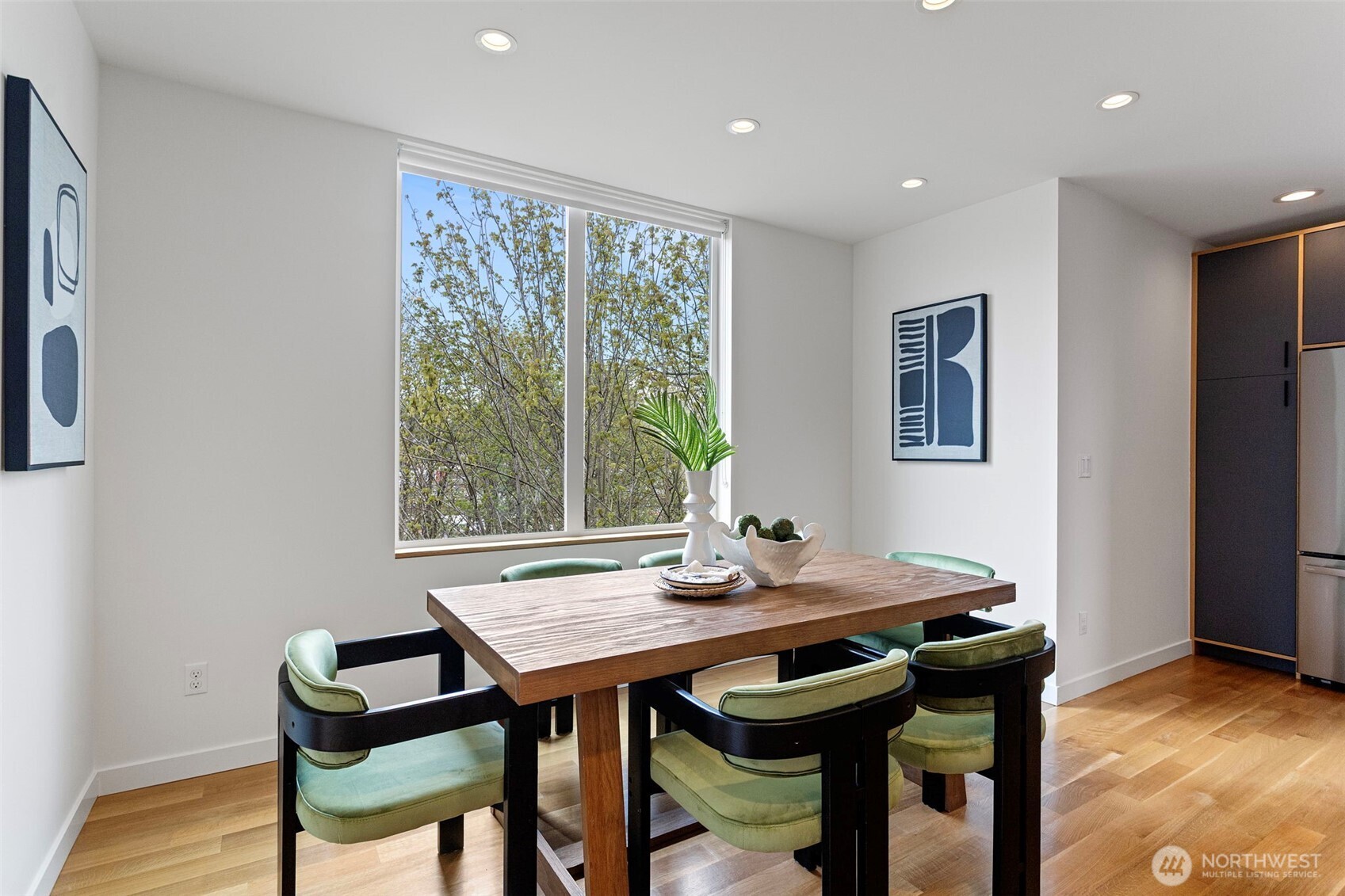 2314 Thorndyke Avenue W Unit: E