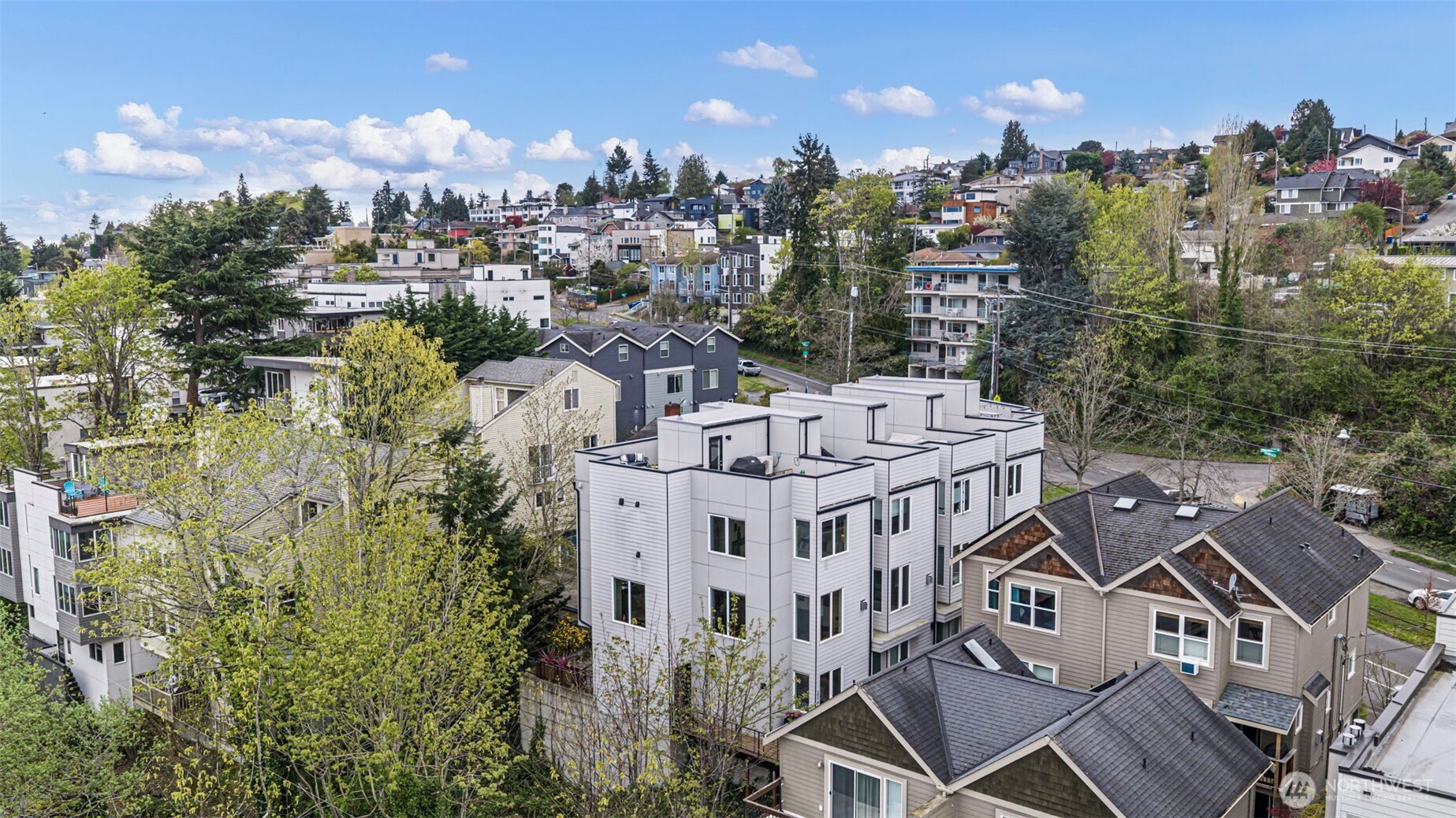 2314 Thorndyke Avenue W Unit: E