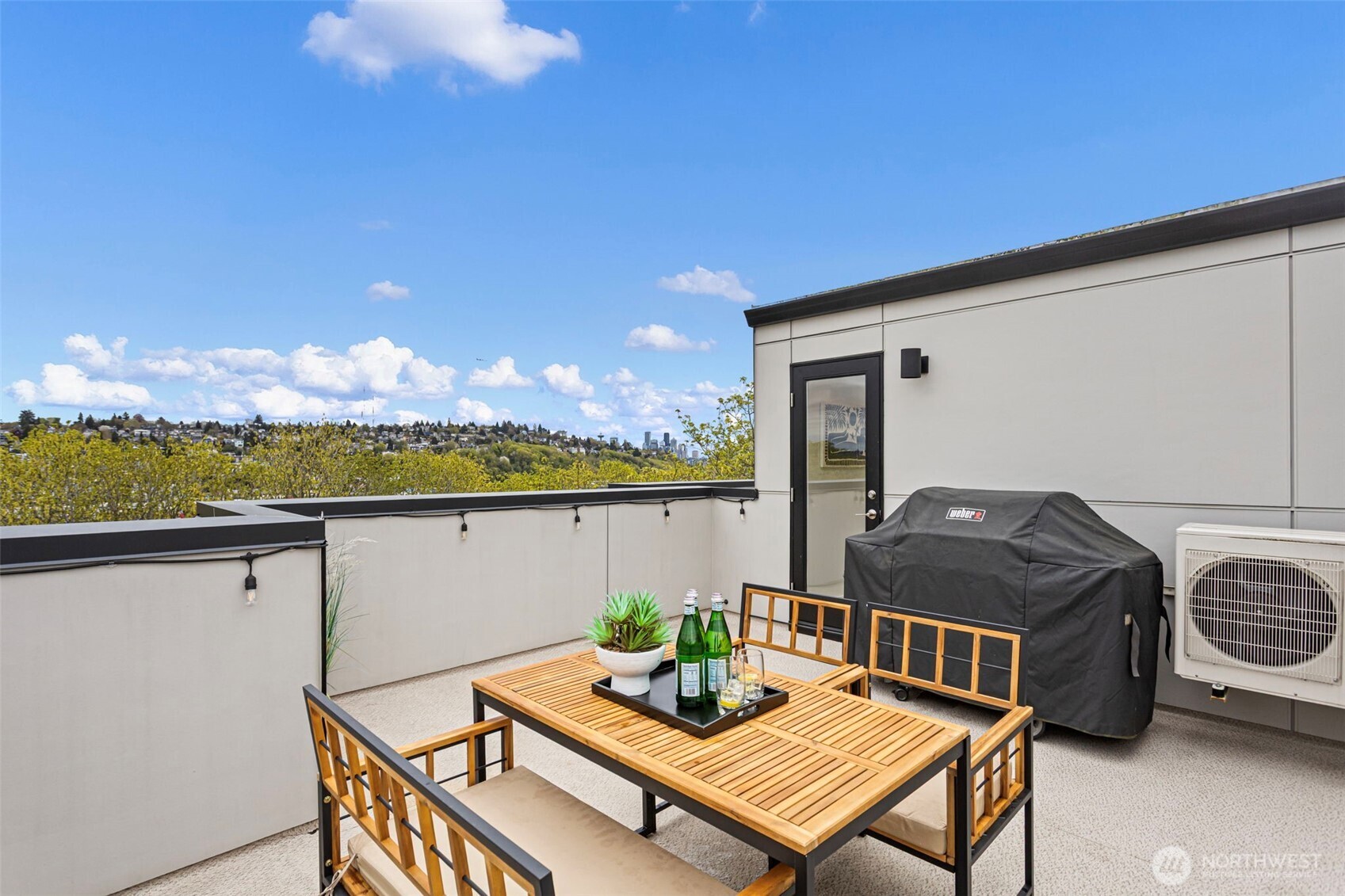 2314 Thorndyke Avenue W Unit: E