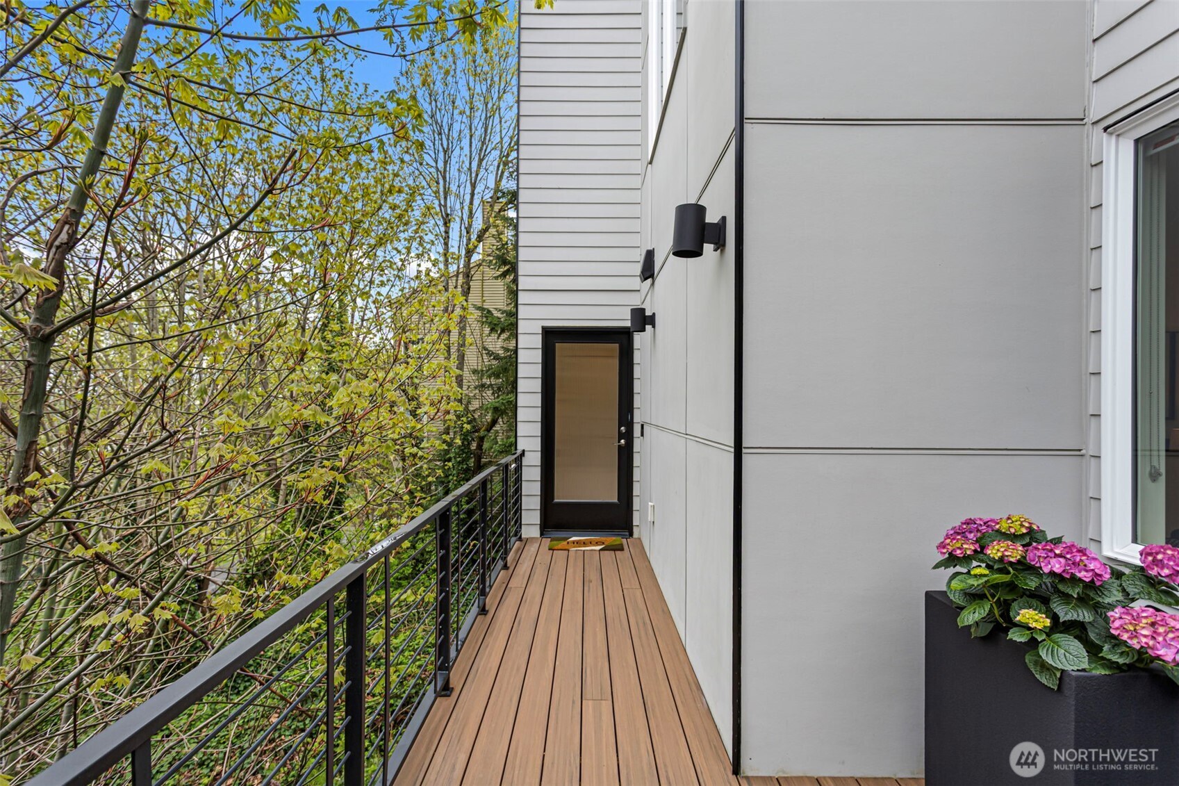 2314 Thorndyke Avenue W Unit: E